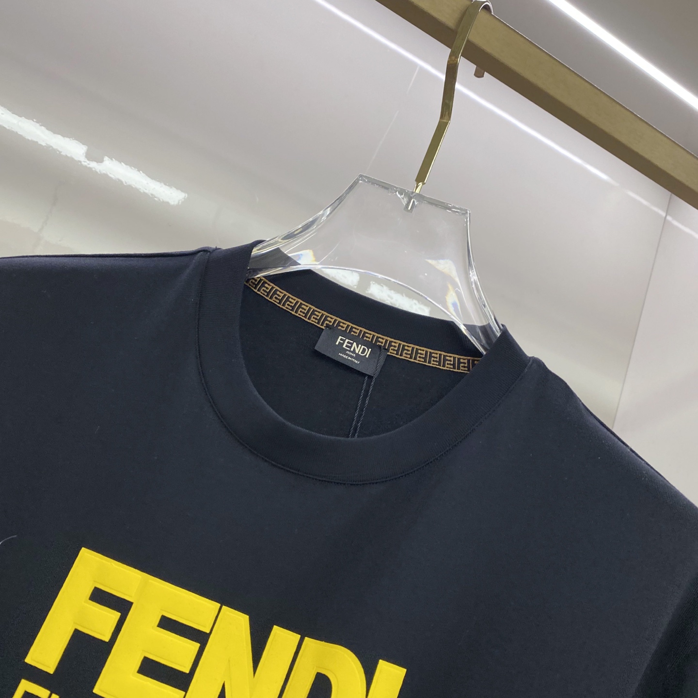 Fendi 芬迪 2026ss 春夏新款首发专柜最新款短袖圆领T恤 高端订制 设计前卫时尚！品牌logo