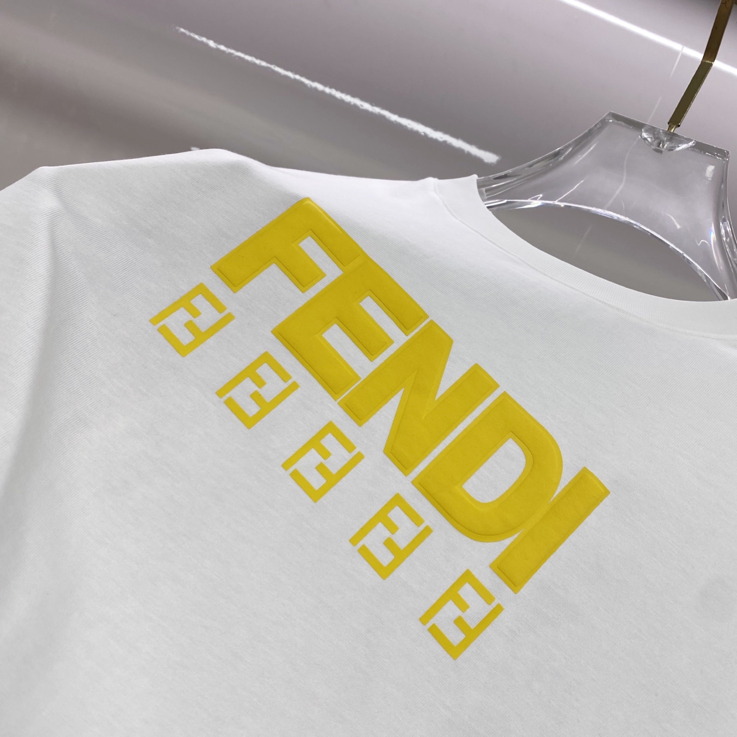 Fendi 芬迪 2026ss 春夏新款首发专柜最新款短袖圆领T恤 高端订制 设计前卫时尚！品牌logo