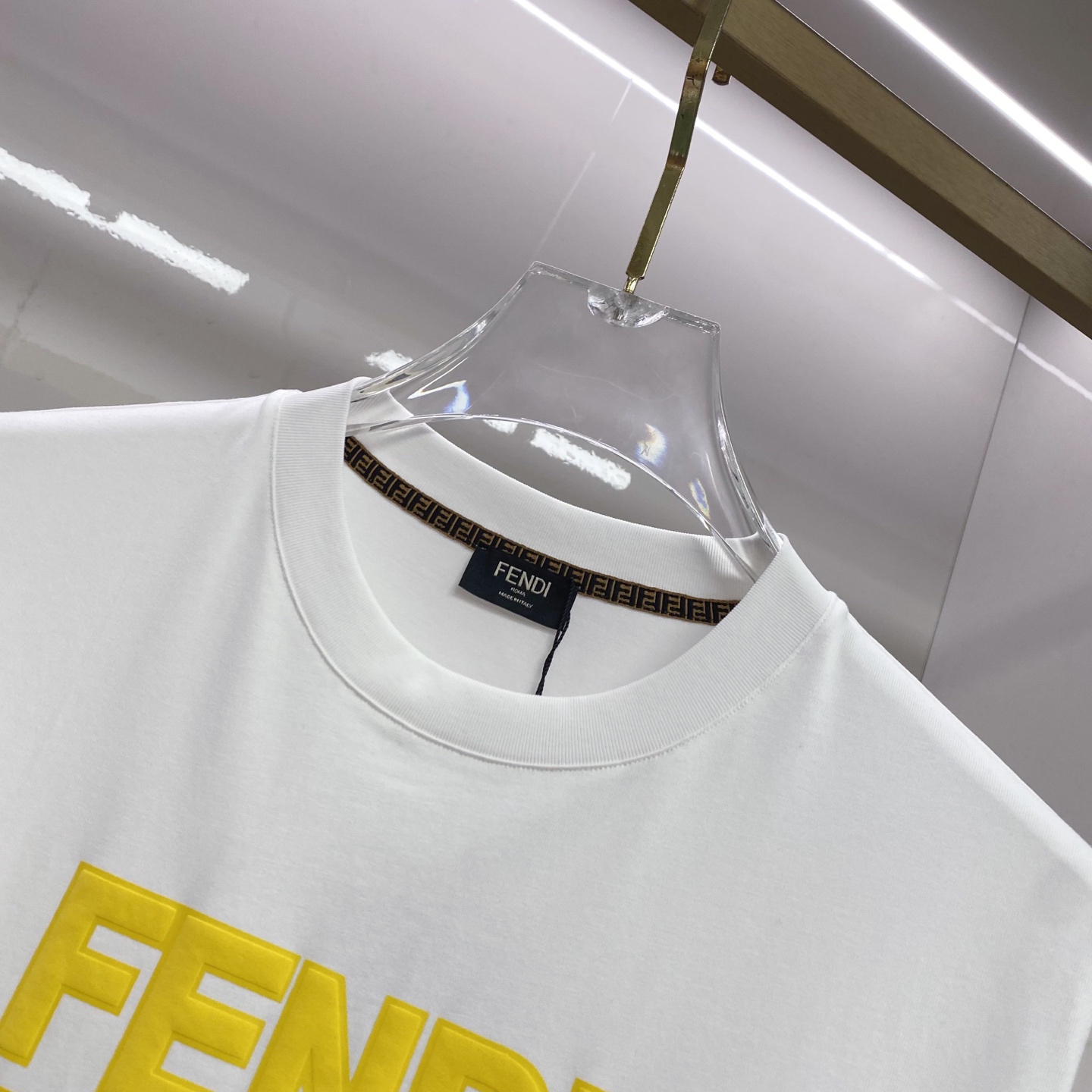 Fendi 芬迪 2026ss 春夏新款首发专柜最新款短袖圆领T恤 高端订制 设计前卫时尚！品牌logo
