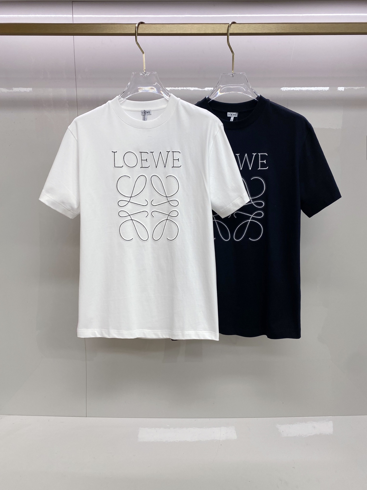 Loewe 罗意威 2026ss 春夏新款首发专柜最新款短袖圆领T恤 高端订制 设计前卫时尚！品牌log