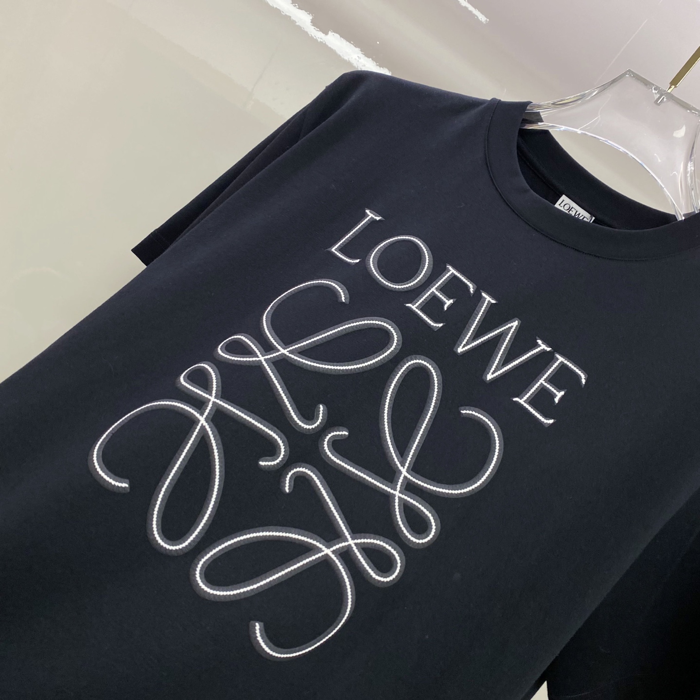 Loewe 罗意威 2026ss 春夏新款首发专柜最新款短袖圆领T恤 高端订制 设计前卫时尚！品牌log