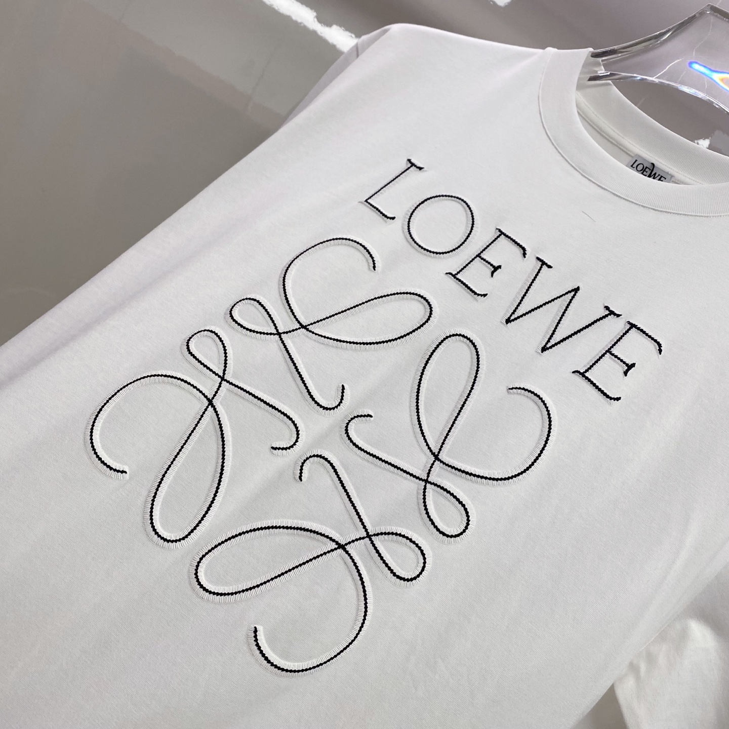 Loewe 罗意威 2026ss 春夏新款首发专柜最新款短袖圆领T恤 高端订制 设计前卫时尚！品牌log