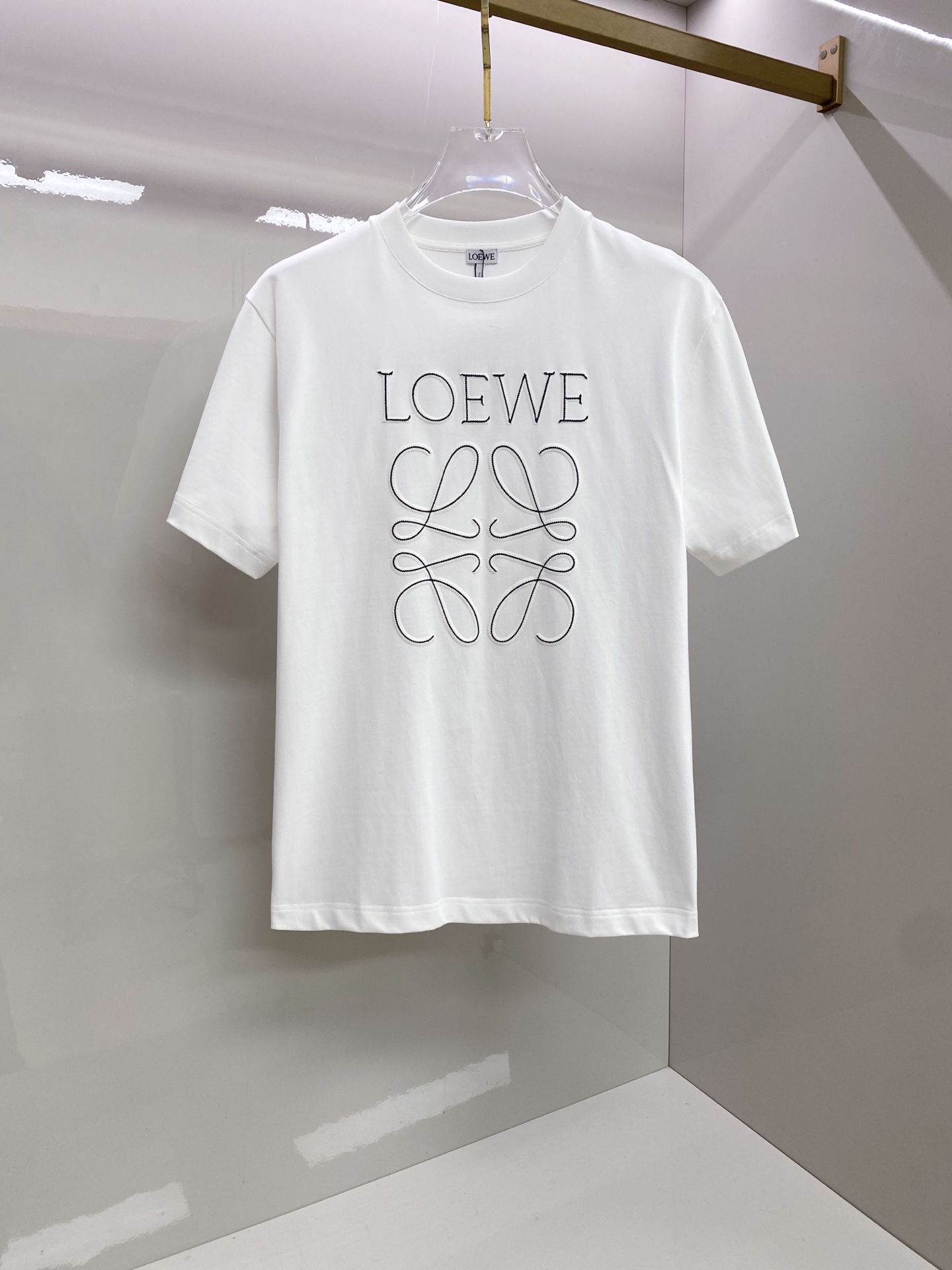 Loewe 罗意威 2026ss 春夏新款首发专柜最新款短袖圆领T恤 高端订制 设计前卫时尚！品牌log
