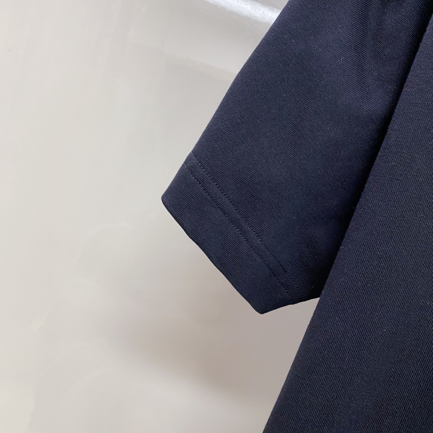 ALO 2026ss 春夏新款首发专柜最新款短袖圆领T恤 高端订制 设计前卫时尚！品牌logo重工艺设计