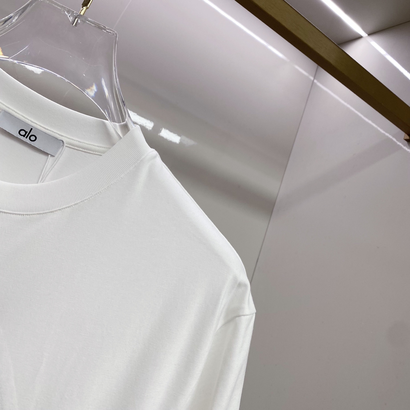 ALO 2026ss 春夏新款首发专柜最新款短袖圆领T恤 高端订制 设计前卫时尚！品牌logo重工艺设计