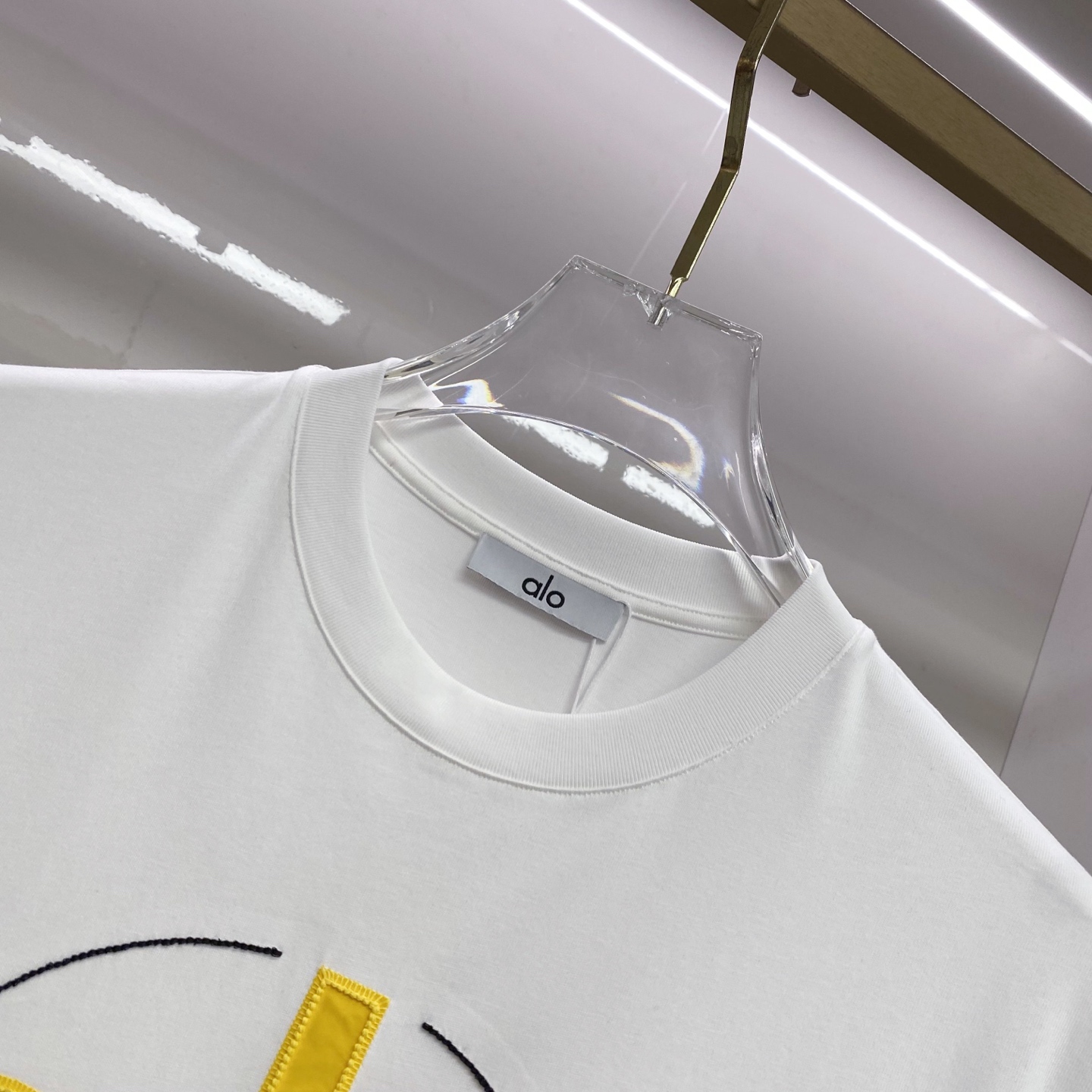 ALO 2026ss 春夏新款首发专柜最新款短袖圆领T恤 高端订制 设计前卫时尚！品牌logo重工艺设计