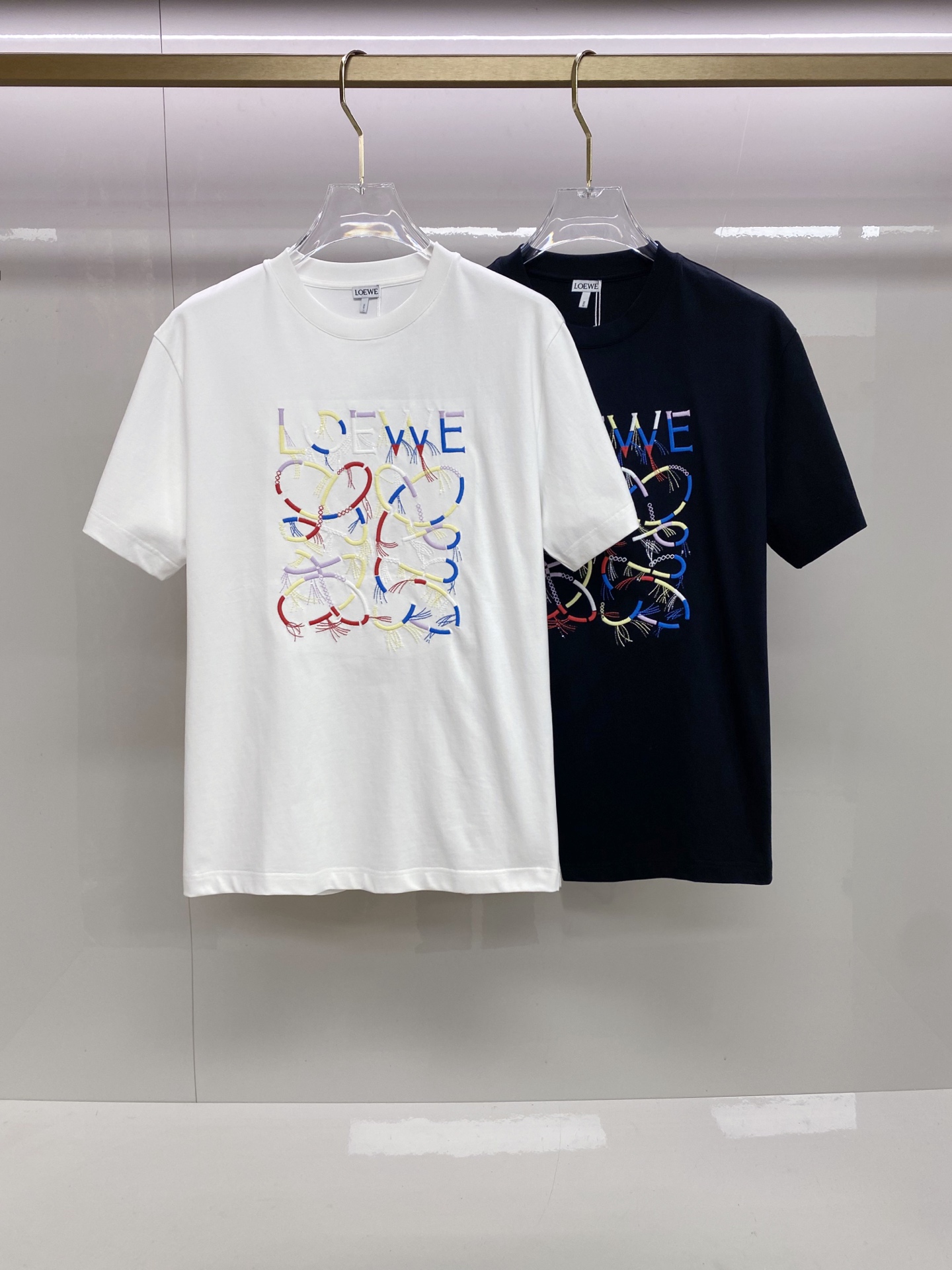 Loewe 罗意威 2026ss 春夏新款首发专柜最新款短袖圆领T恤 高端订制 设计前卫时尚！品牌log