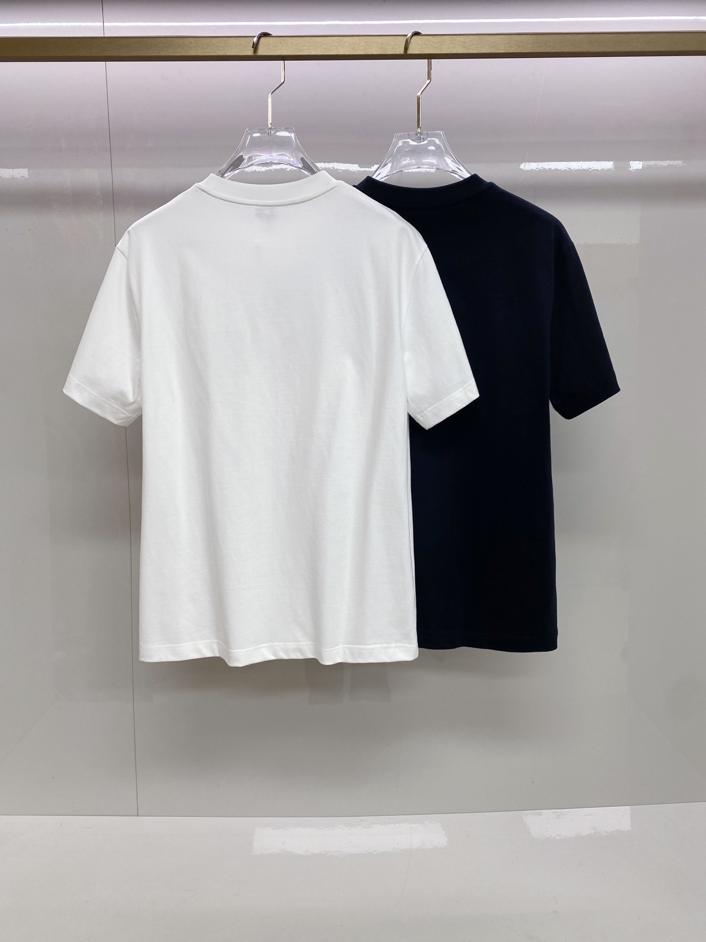 Loewe 罗意威 2026ss 春夏新款首发专柜最新款短袖圆领T恤 高端订制 设计前卫时尚！品牌log