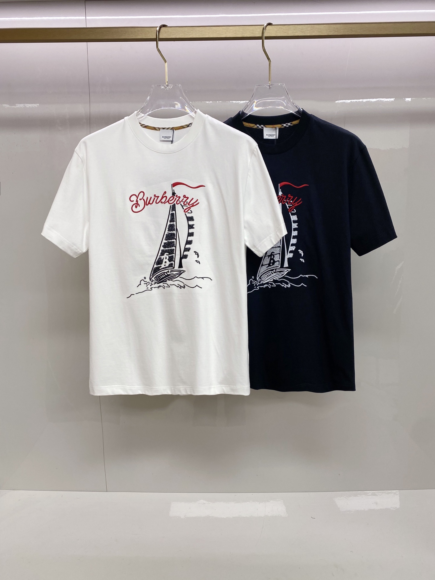 Burberry 巴宝莉 2026ss 春夏新款首发专柜最新款短袖圆领T恤 高端订制 设计前卫时尚！品牌