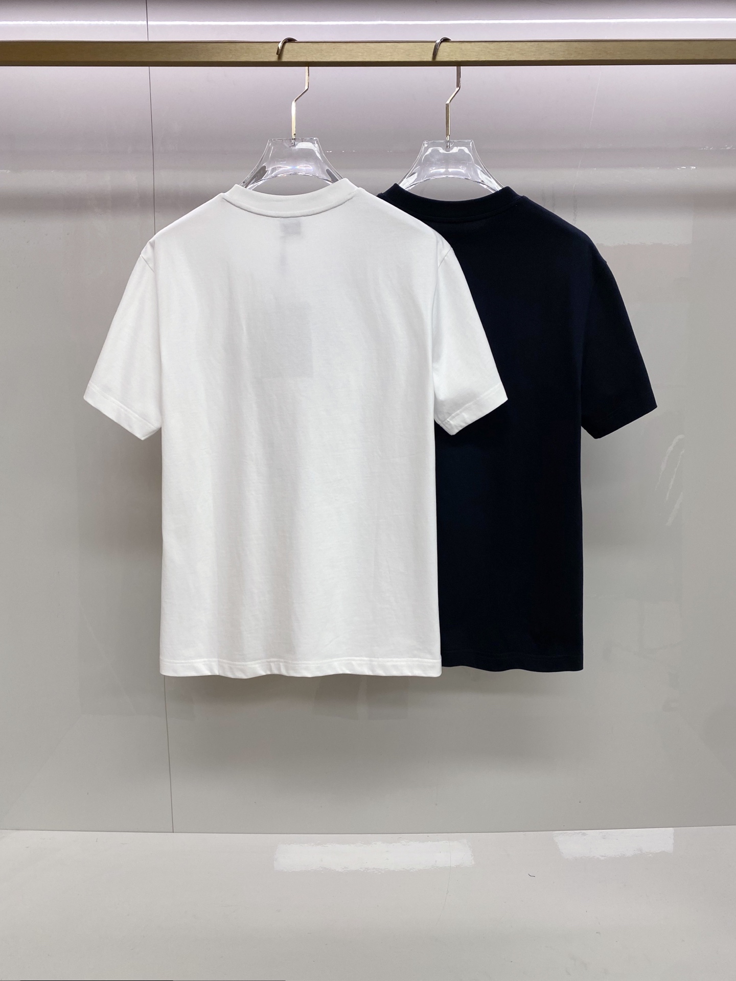 Burberry 巴宝莉 2026ss 春夏新款首发专柜最新款短袖圆领T恤 高端订制 设计前卫时尚！品牌