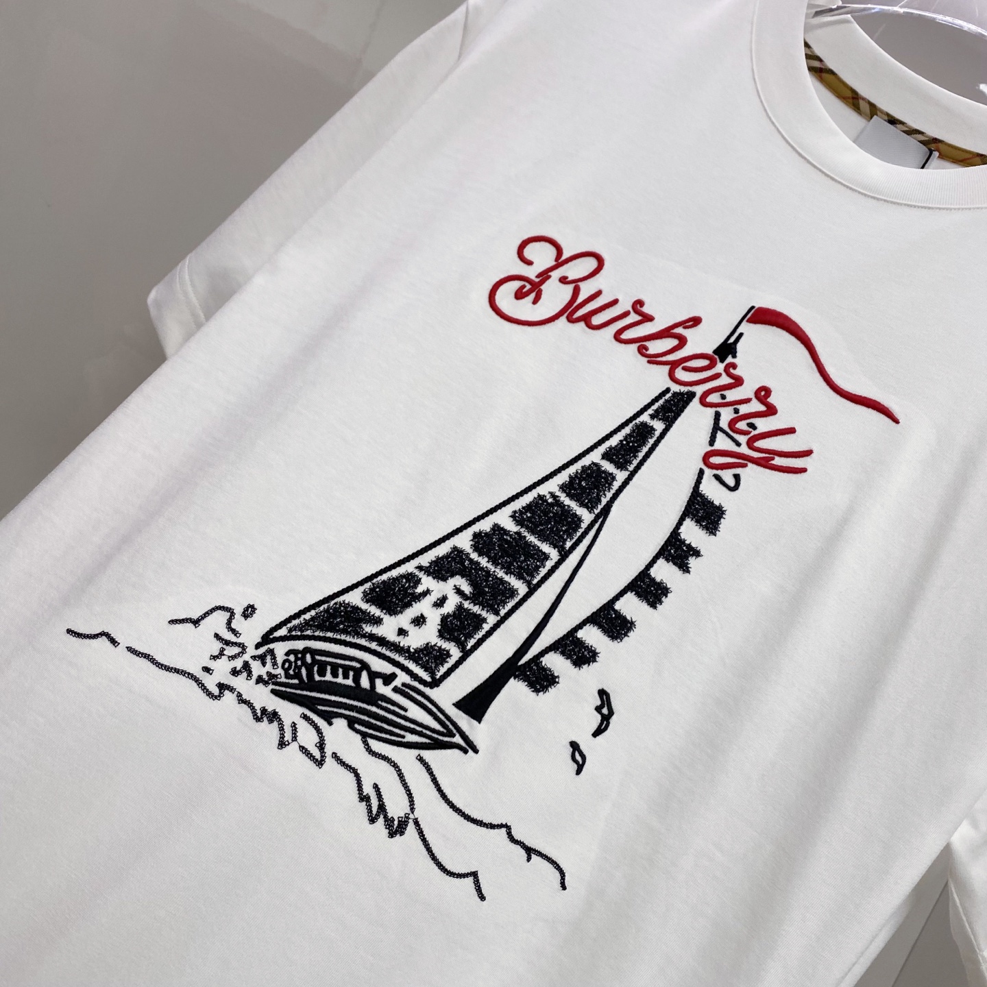 Burberry 巴宝莉 2026ss 春夏新款首发专柜最新款短袖圆领T恤 高端订制 设计前卫时尚！品牌