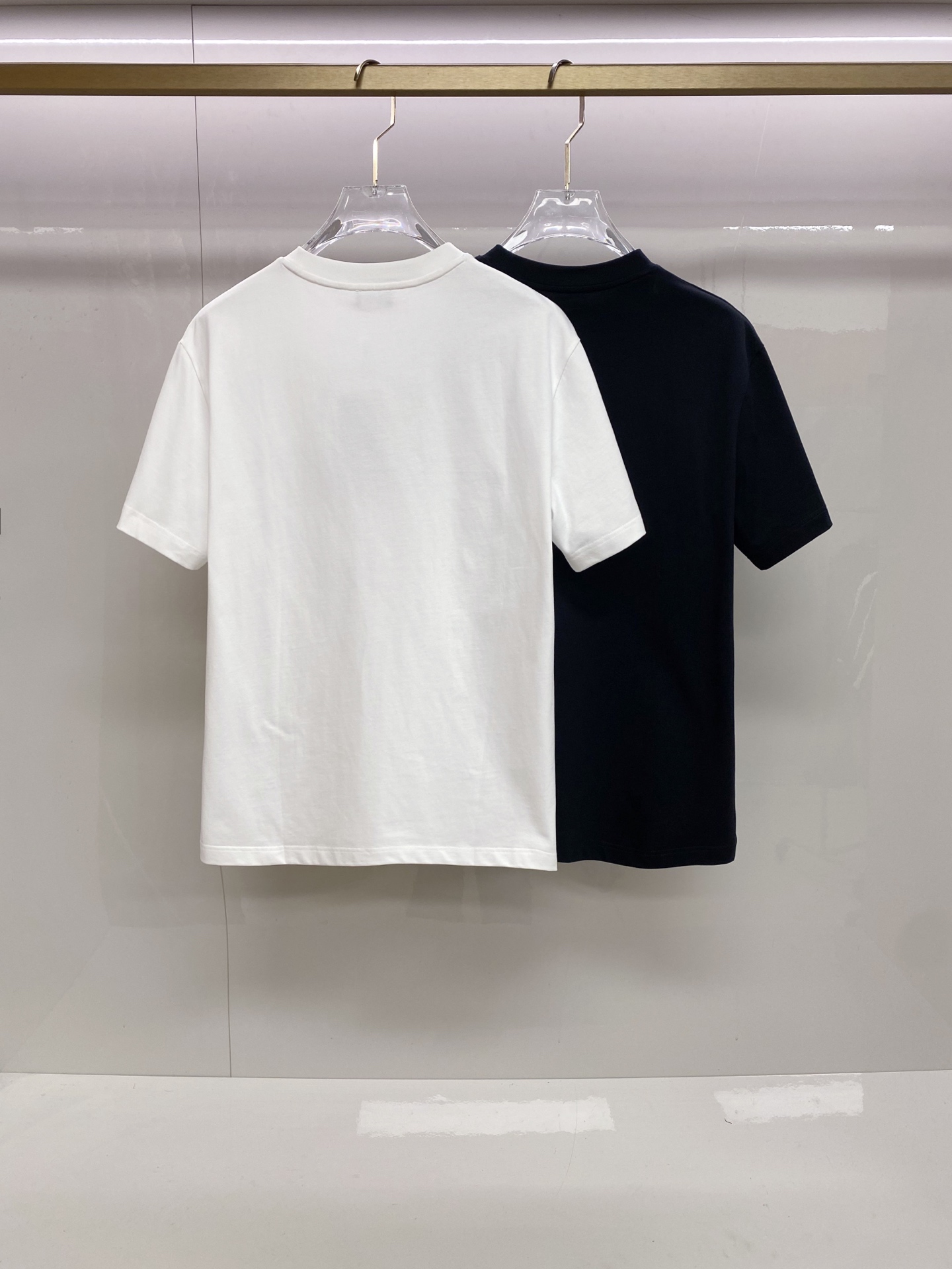 Dior 迪奥 2026ss 春夏新款首发专柜最新款短袖圆领T恤 高端订制 设计前卫时尚！品牌logo重