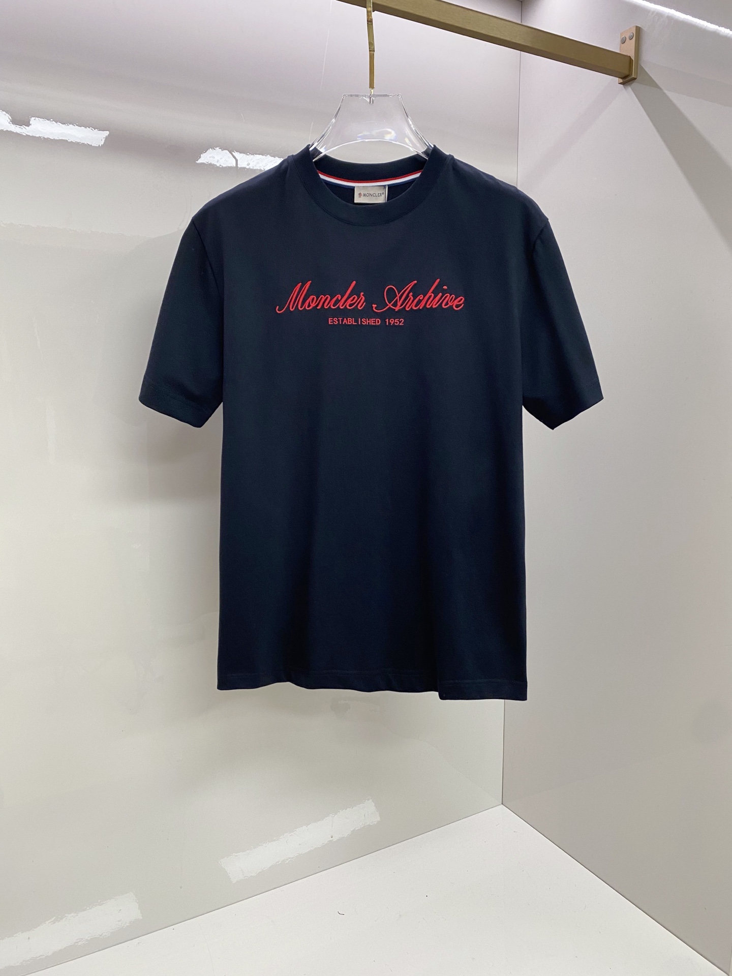 Moncler 蒙口 2026ss 春夏新款首发专柜最新款短袖圆领T恤 高端订制 设计前卫时尚！品牌lo