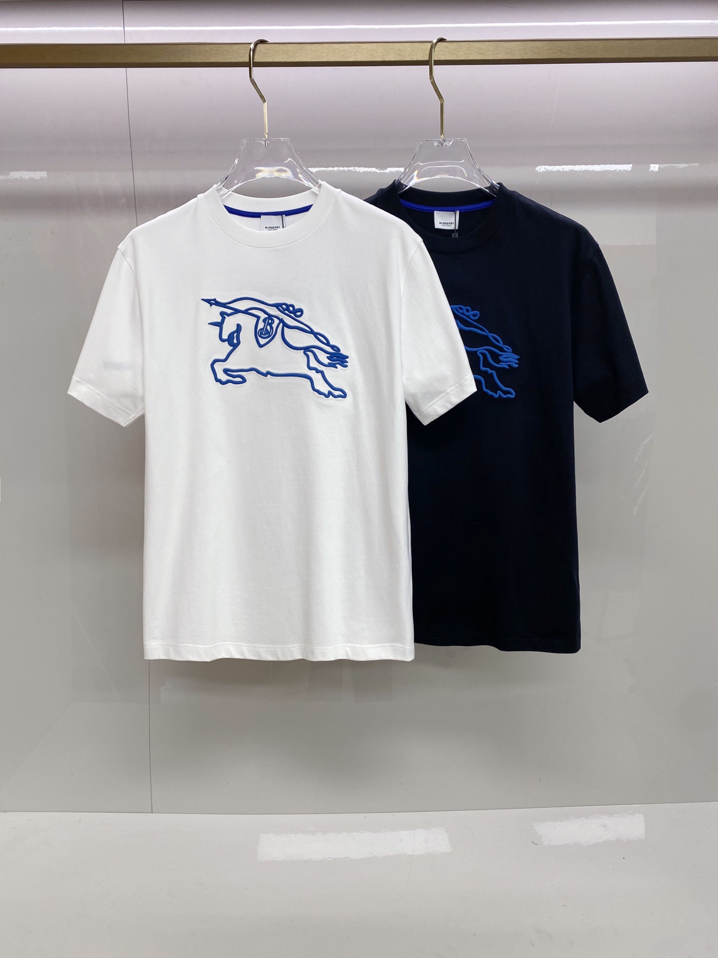 Burberry 巴宝莉 2026ss 春夏新款首发专柜最新款短袖圆领T恤 高端订制 设计前卫时尚！品牌