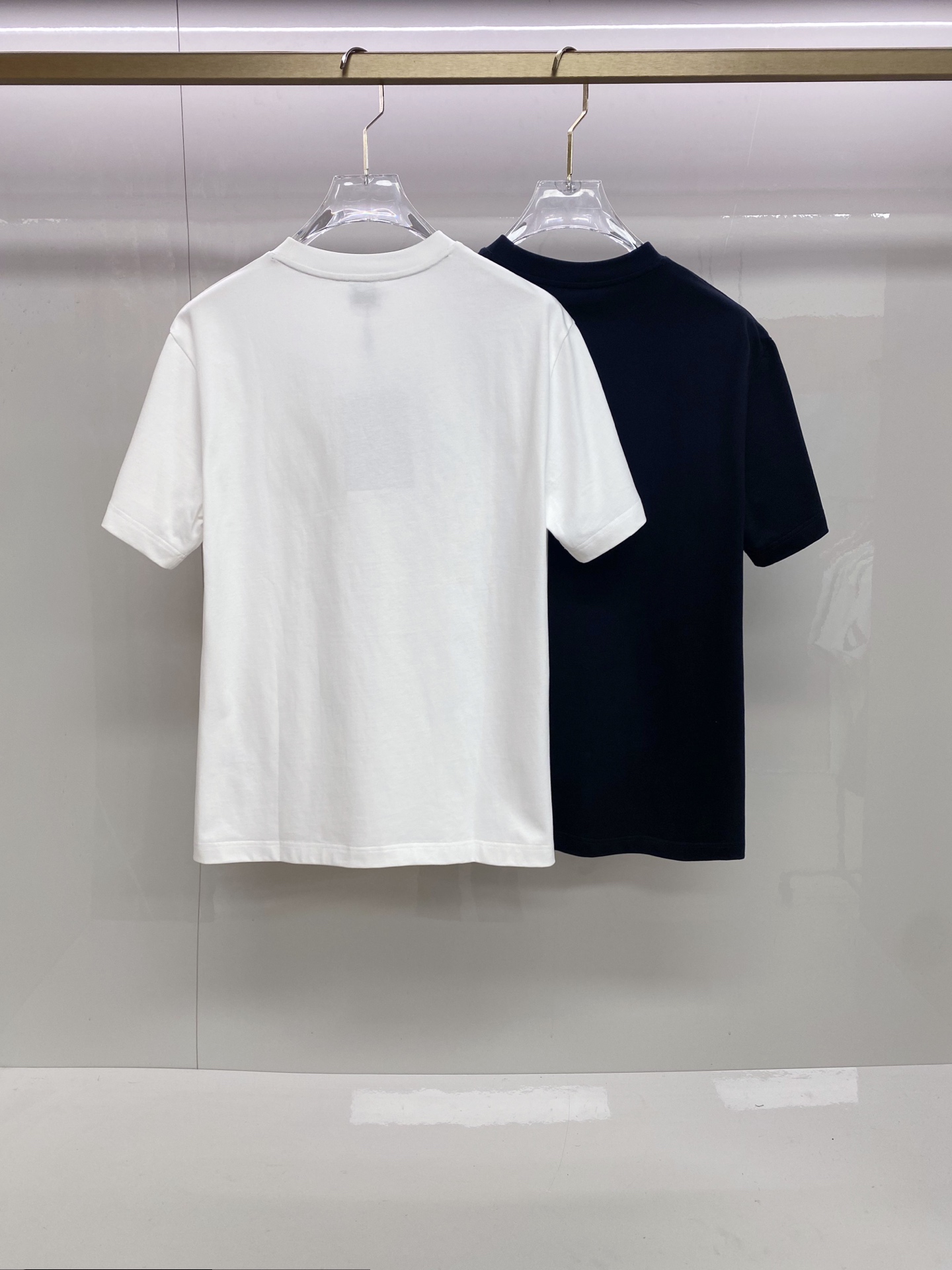 Burberry 巴宝莉 2026ss 春夏新款首发专柜最新款短袖圆领T恤 高端订制 设计前卫时尚！品牌