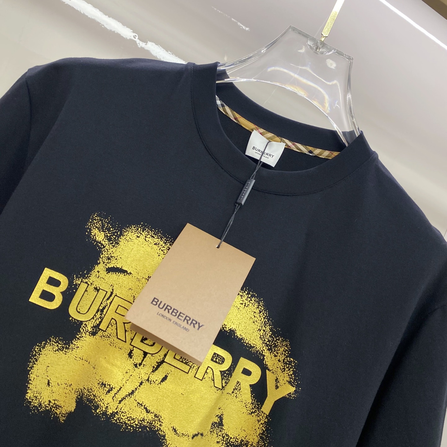 Burberry 巴宝莉 2026ss 春夏新款首发专柜最新款短袖圆领T恤 高端订制 设计前卫时尚！品牌