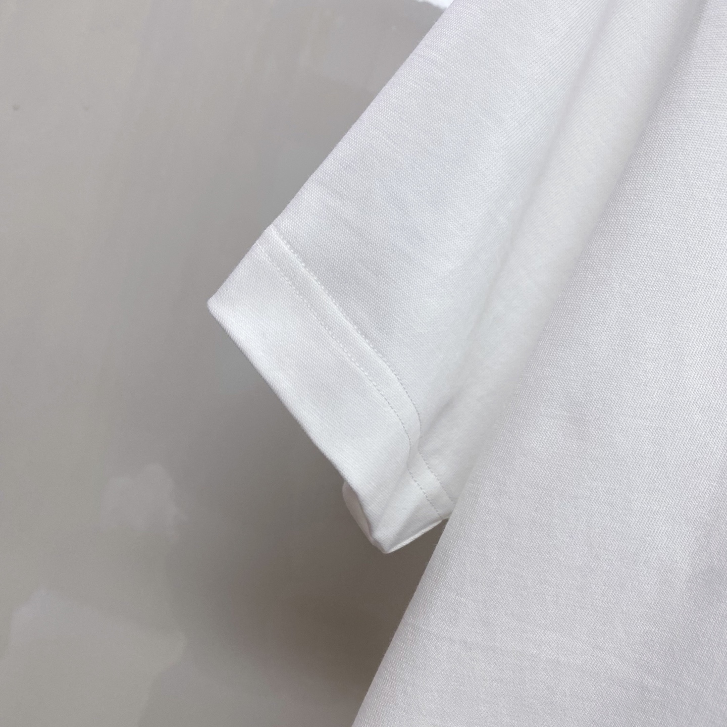 Burberry 巴宝莉 2026ss 春夏新款首发专柜最新款短袖圆领T恤 高端订制 设计前卫时尚！品牌