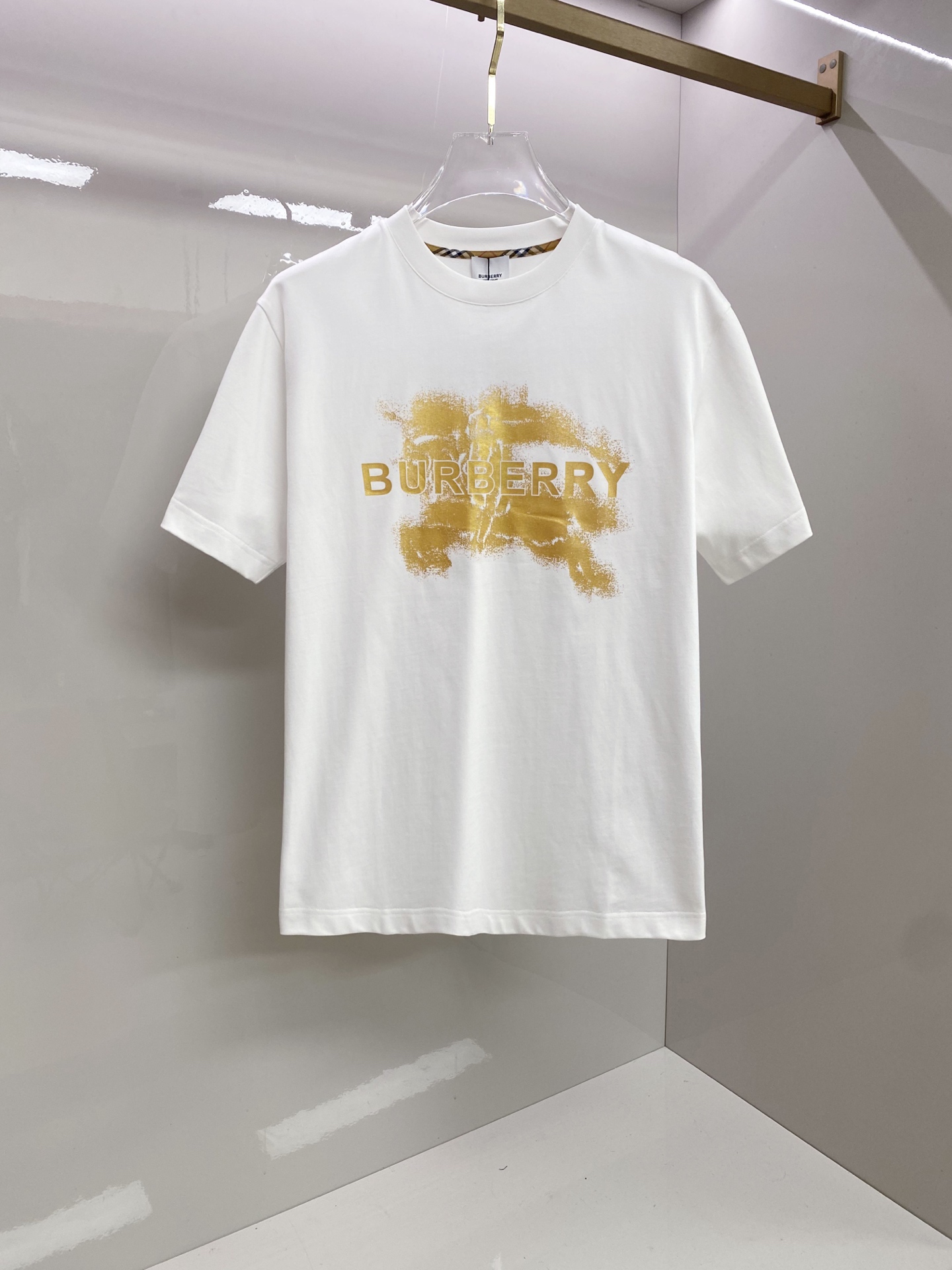 Burberry 巴宝莉 2026ss 春夏新款首发专柜最新款短袖圆领T恤 高端订制 设计前卫时尚！品牌
