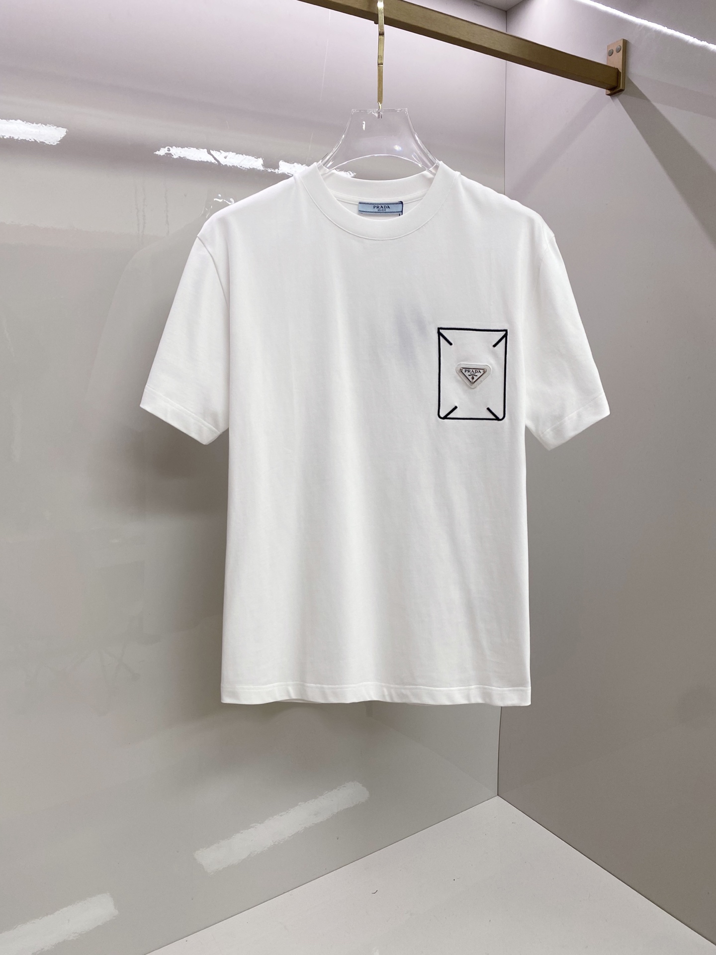 Prada 普拉达 2026ss 春夏新款首发专柜最新款短袖圆领T恤 高端订制 设计前卫时尚！品牌log