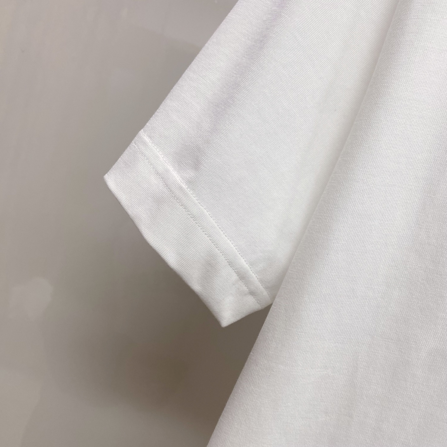 Versace 范思哲 2026ss 春夏新款首发专柜最新款短袖圆领T恤 高端订制 设计前卫时尚！品牌l