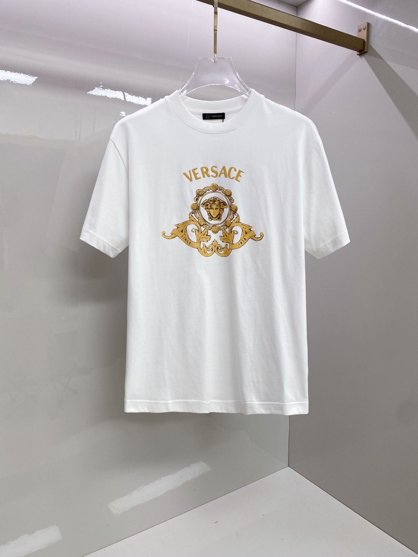 Versace 范思哲 2026ss 春夏新款首发专柜最新款短袖圆领T恤 高端订制 设计前卫时尚！品牌l