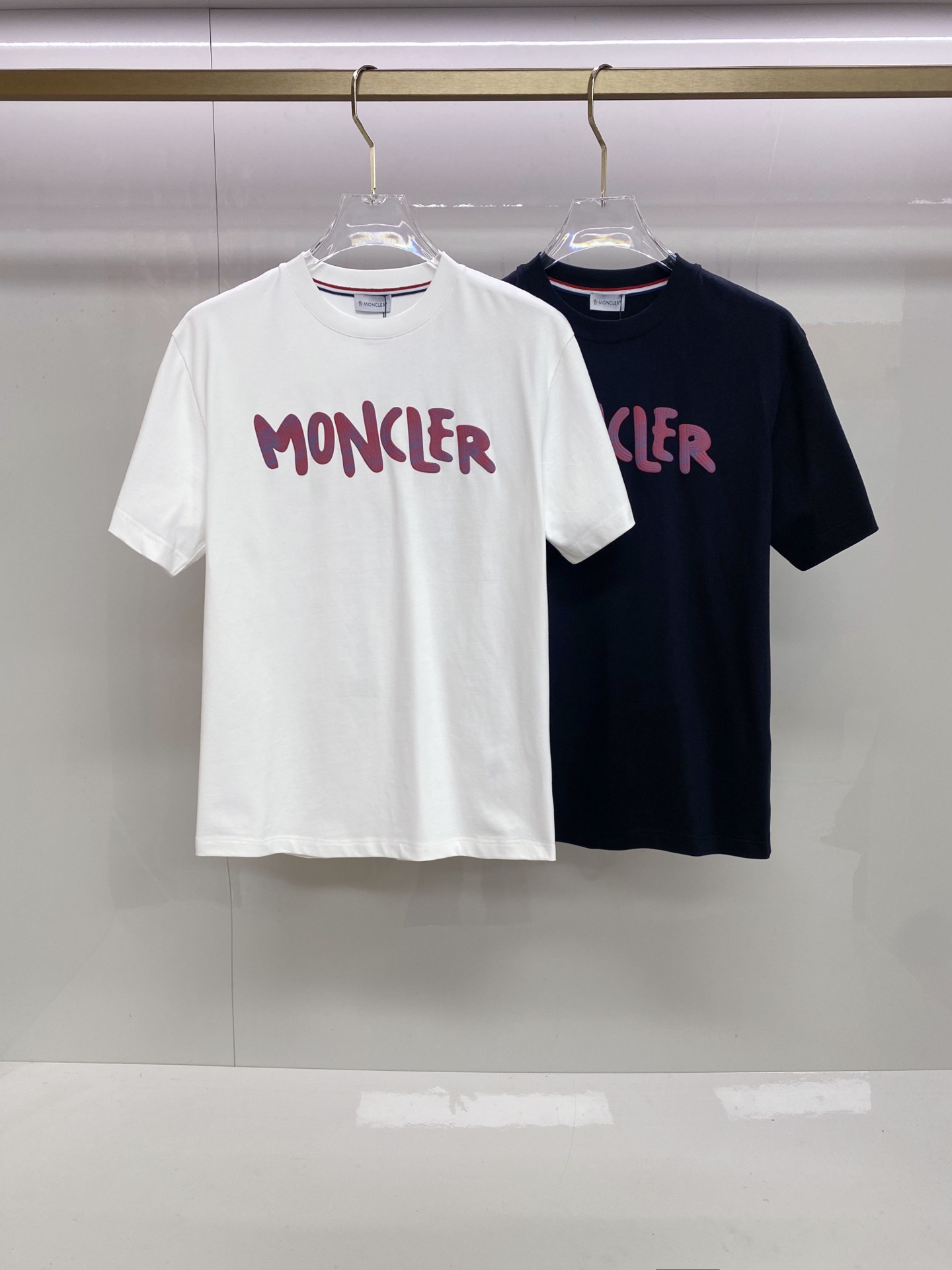 Moncler 蒙口 2026ss 春夏新款首发专柜最新款短袖圆领T恤 高端订制 设计前卫时尚！品牌lo