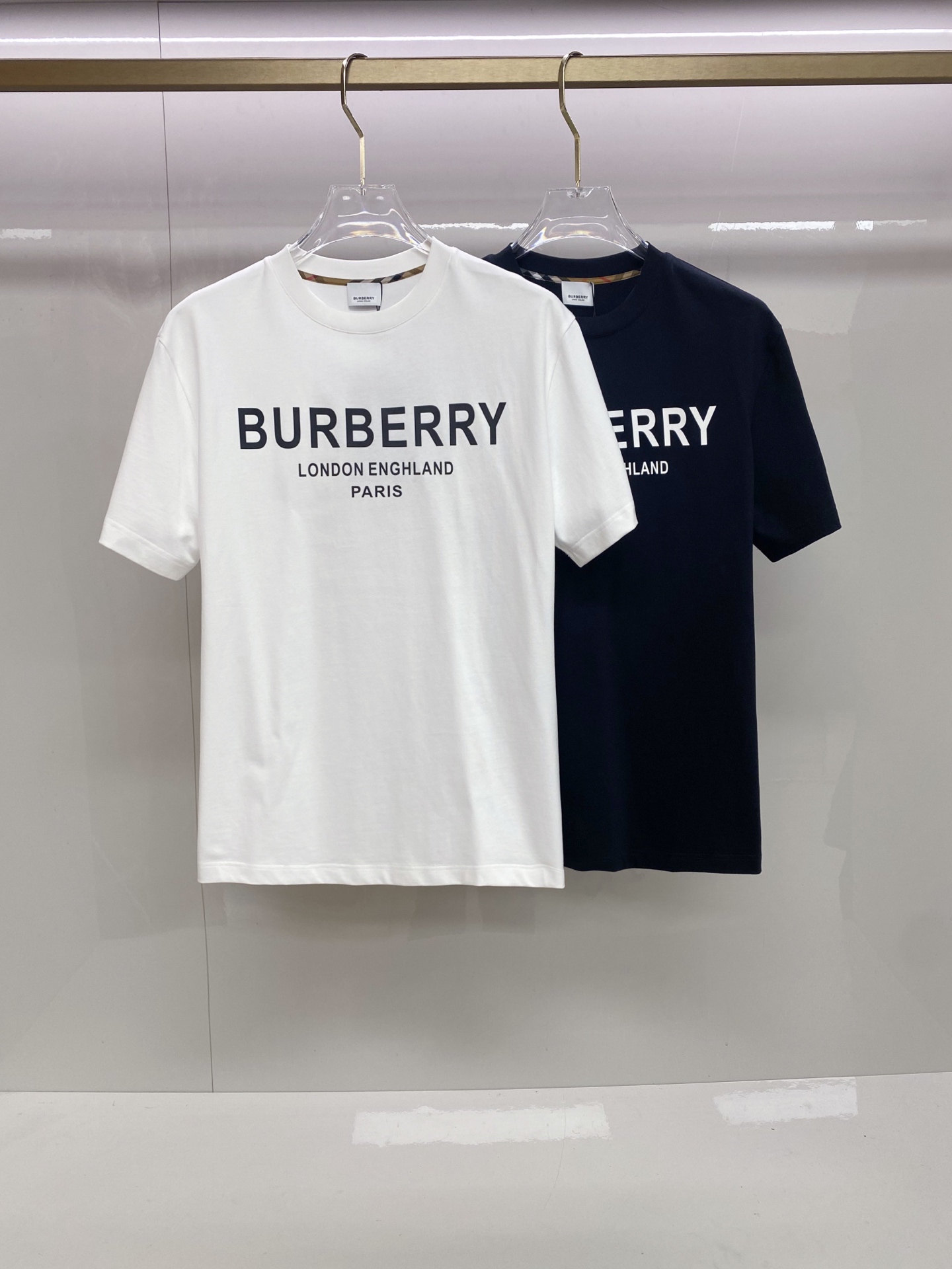 Burberry 巴宝莉 2026ss 春夏新款首发专柜最新款短袖圆领T恤 高端订制 设计前卫时尚！品牌