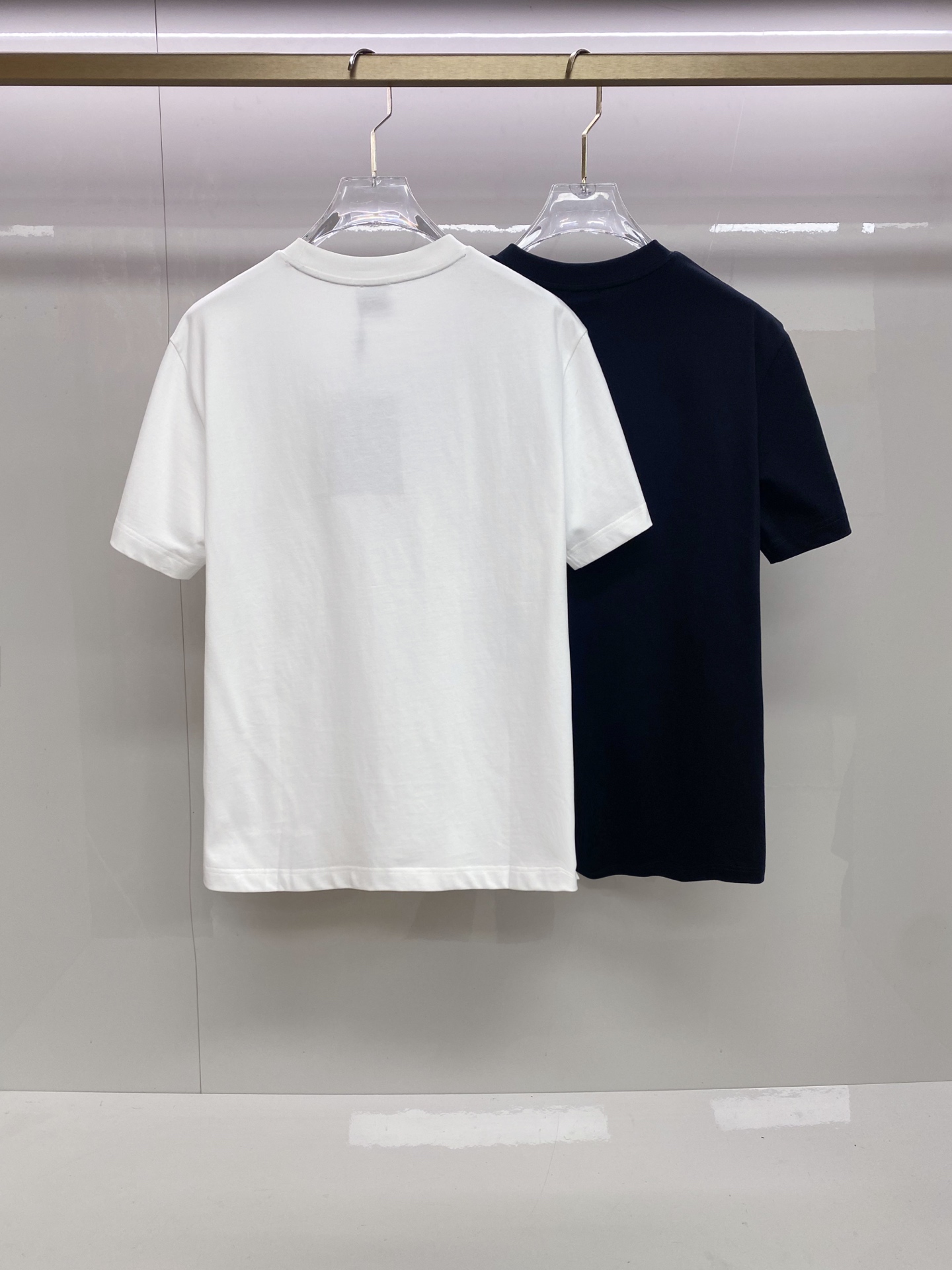 Burberry 巴宝莉 2026ss 春夏新款首发专柜最新款短袖圆领T恤 高端订制 设计前卫时尚！品牌