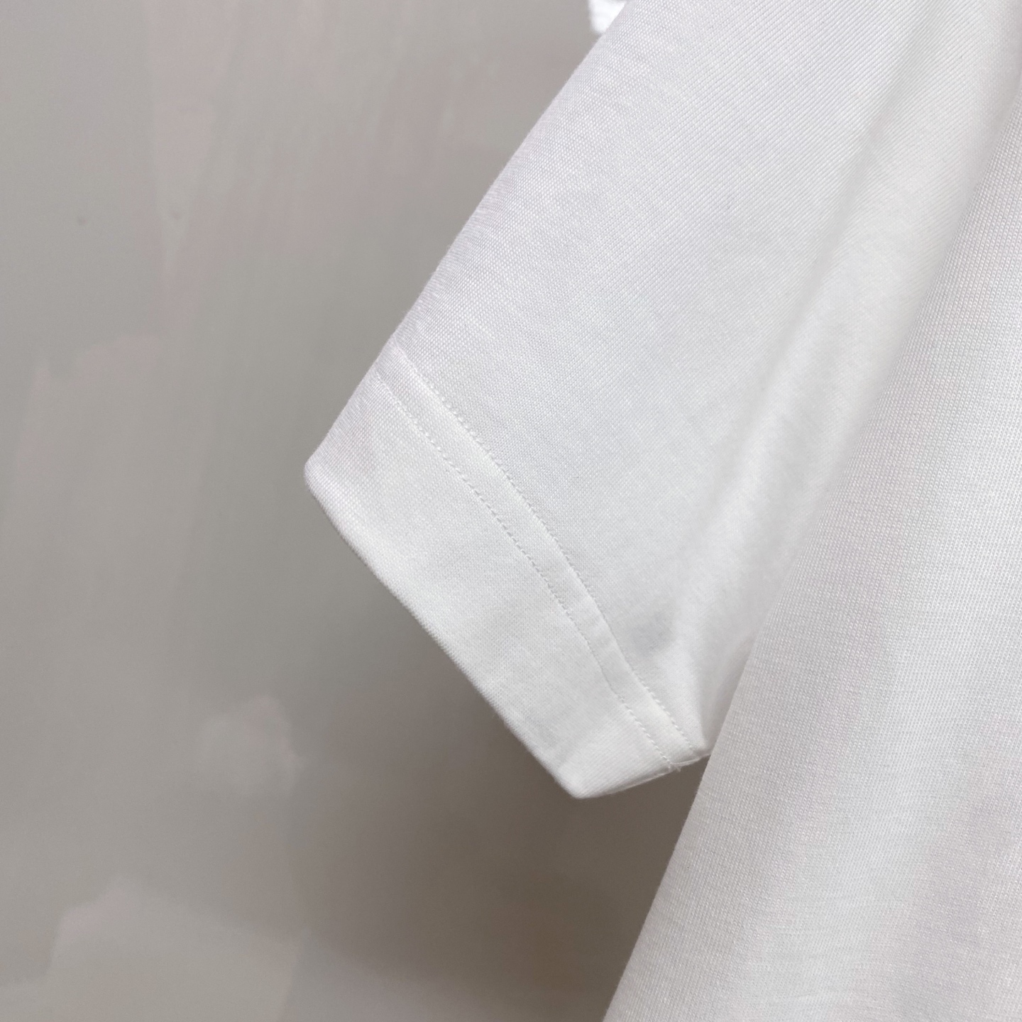 Burberry 巴宝莉 2026ss 春夏新款首发专柜最新款短袖圆领T恤 高端订制 设计前卫时尚！品牌