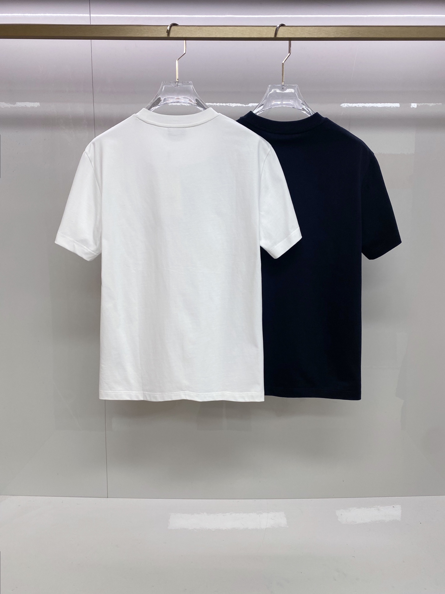 Dior 迪奥 2026ss 春夏新款首发专柜最新款短袖圆领T恤 高端订制 设计前卫时尚！品牌logo重