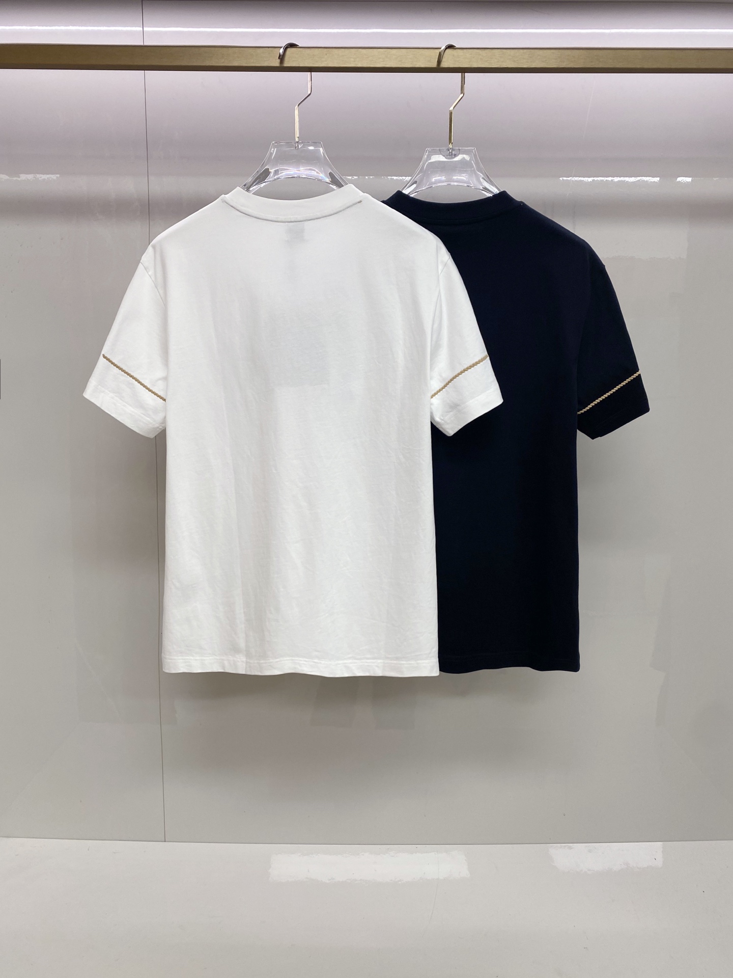 Burberry 巴宝莉 2026ss 春夏新款首发专柜最新款短袖圆领T恤 高端订制 设计前卫时尚！品牌