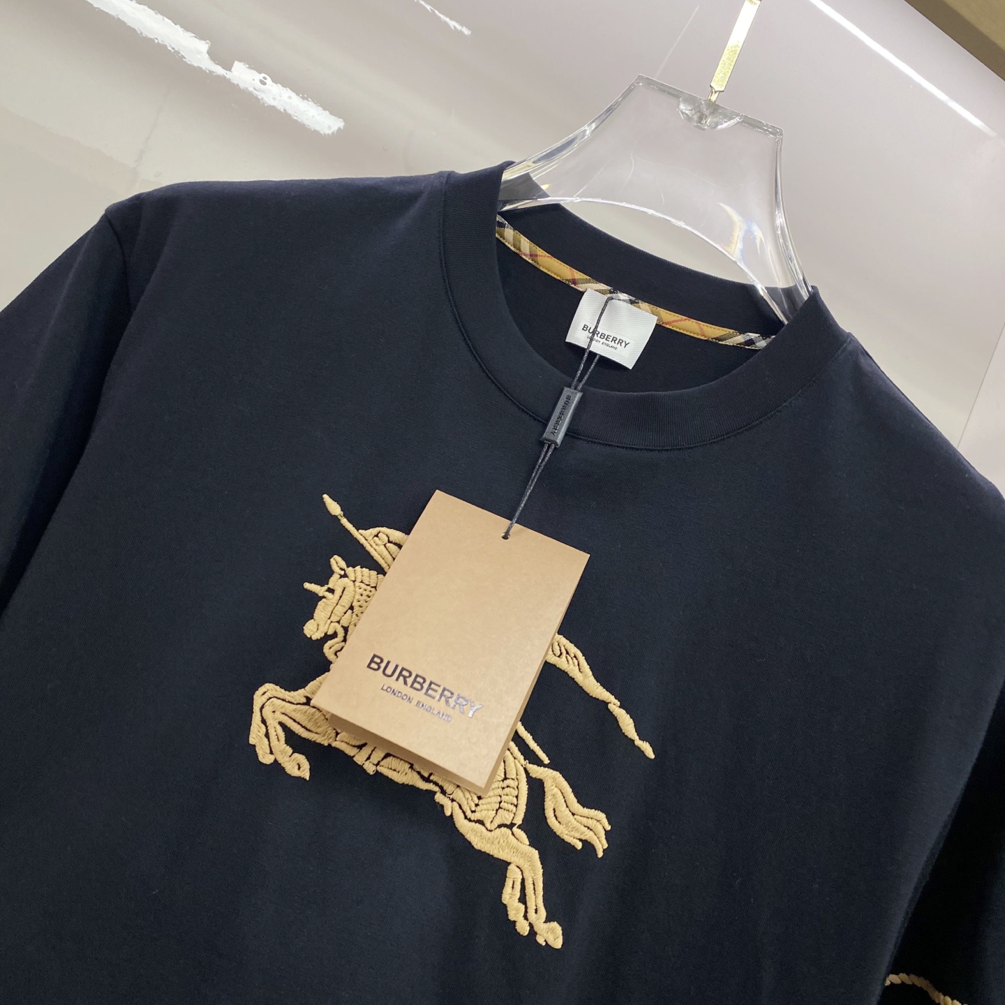 Burberry 巴宝莉 2026ss 春夏新款首发专柜最新款短袖圆领T恤 高端订制 设计前卫时尚！品牌