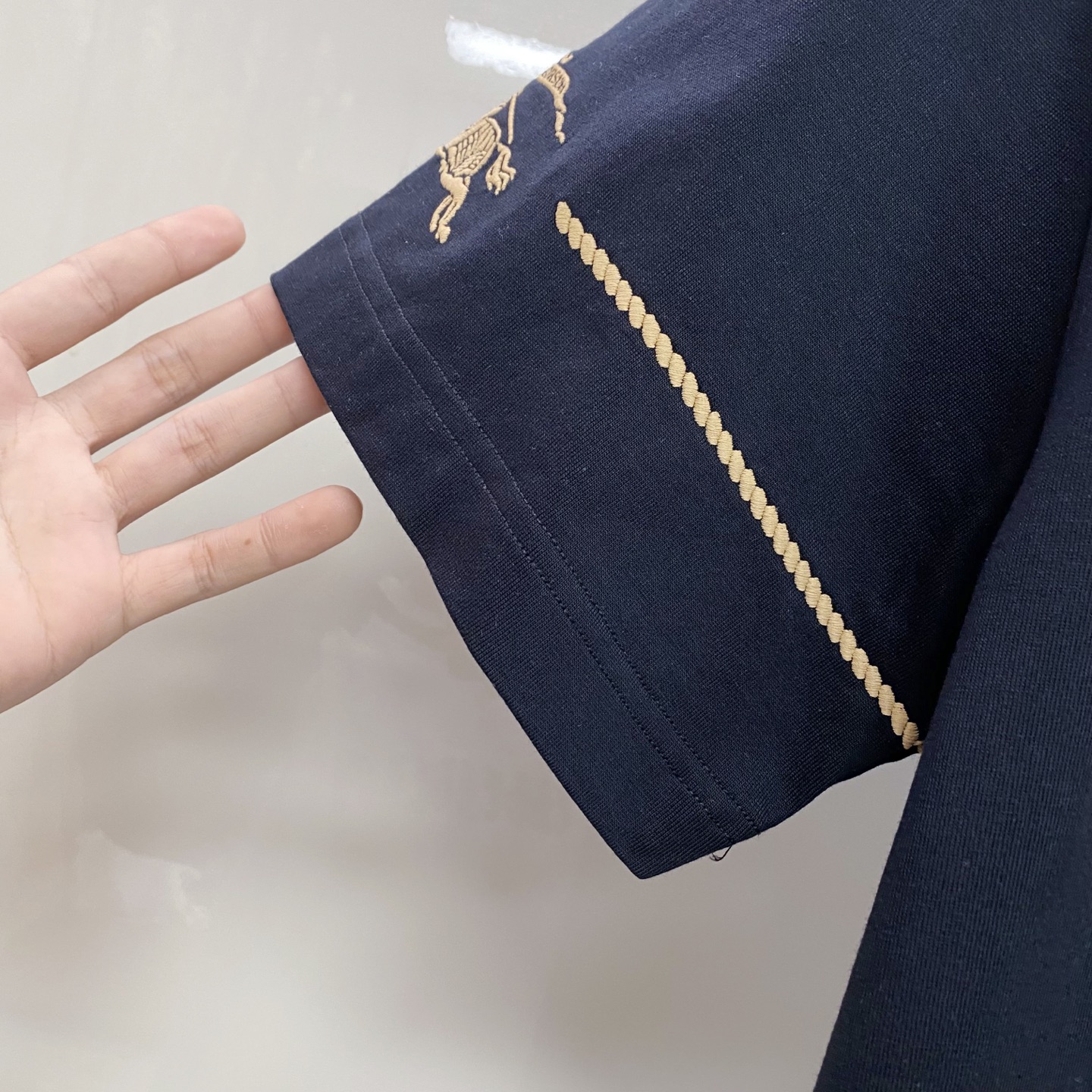 Burberry 巴宝莉 2026ss 春夏新款首发专柜最新款短袖圆领T恤 高端订制 设计前卫时尚！品牌