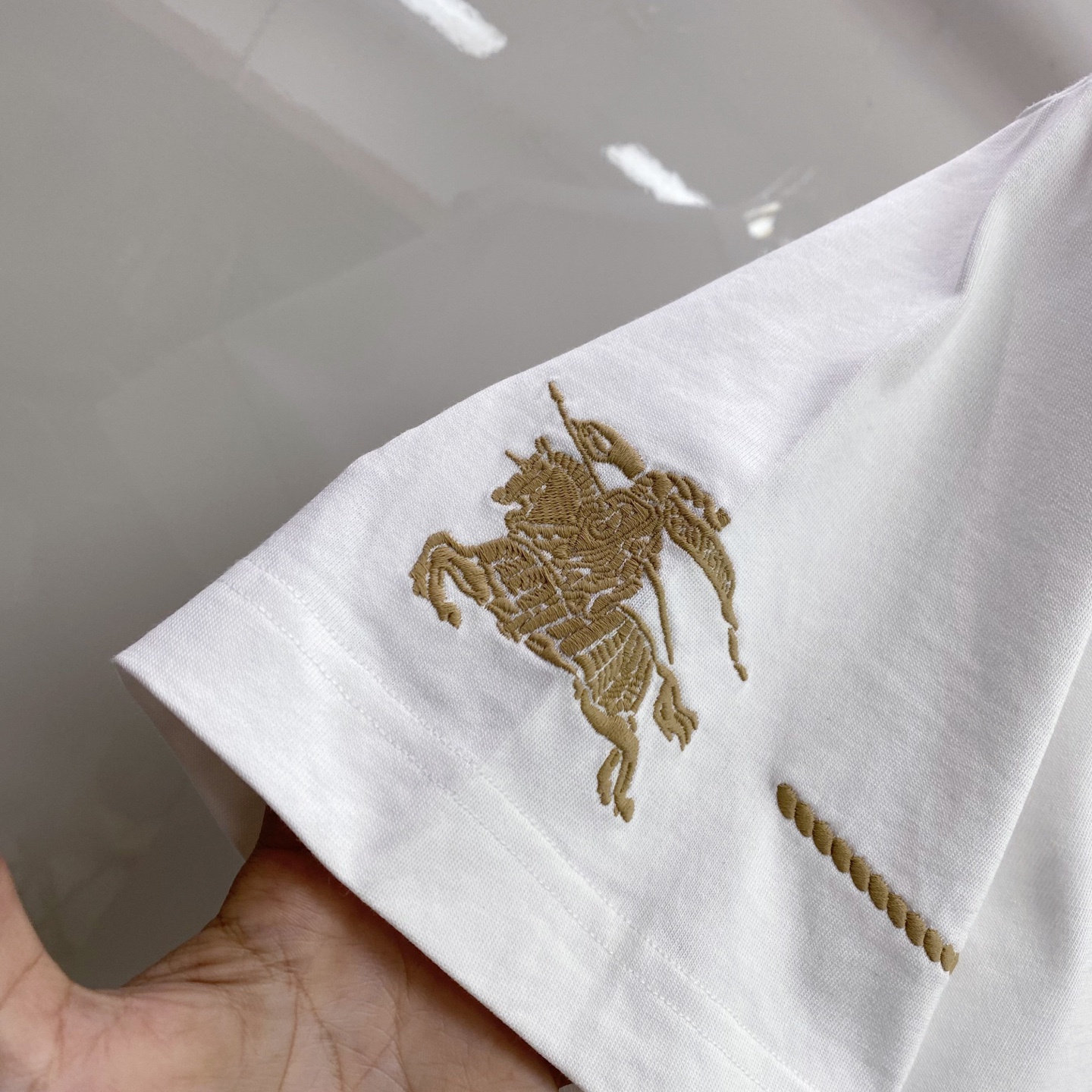 Burberry 巴宝莉 2026ss 春夏新款首发专柜最新款短袖圆领T恤 高端订制 设计前卫时尚！品牌