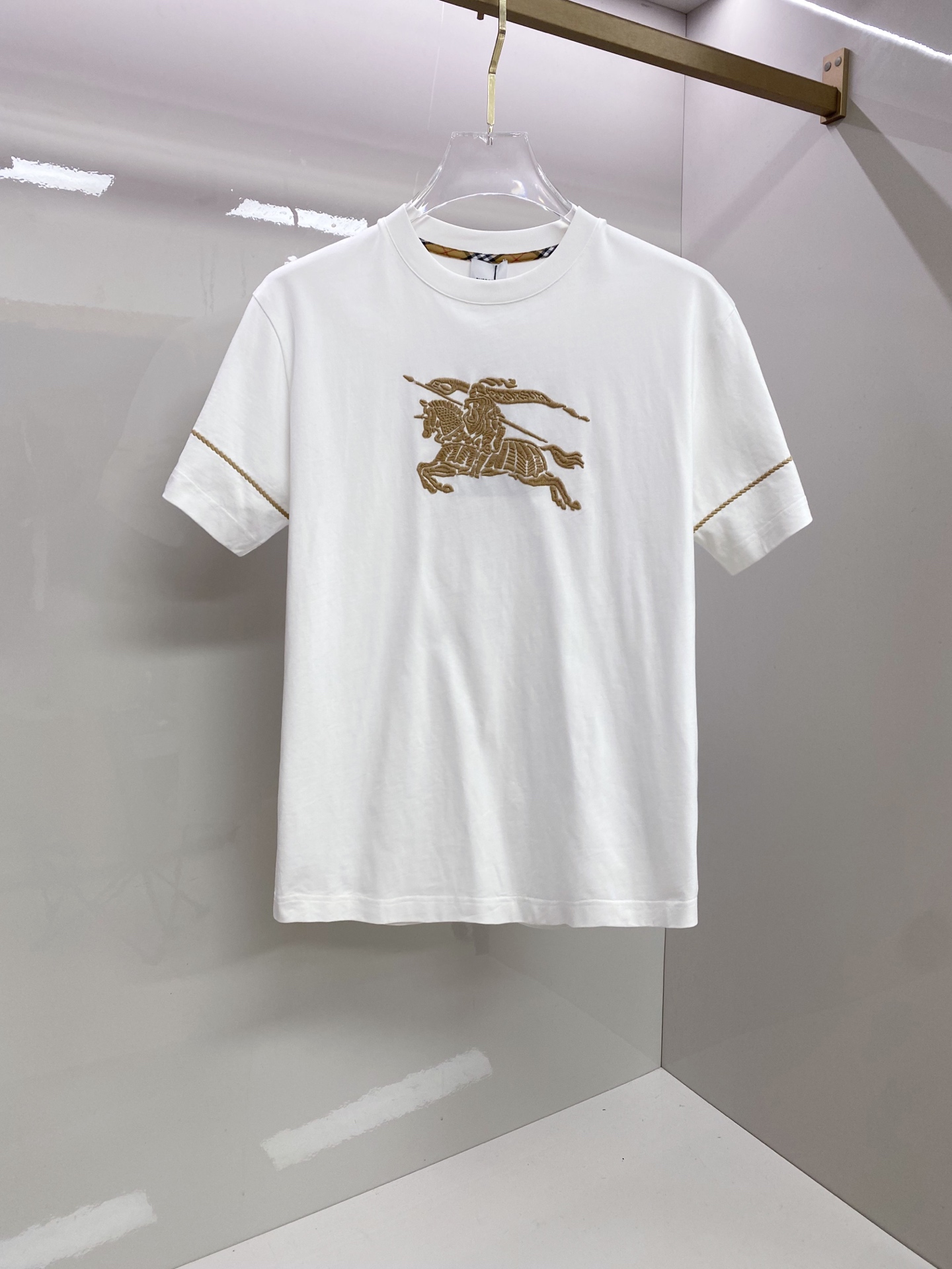 Burberry 巴宝莉 2026ss 春夏新款首发专柜最新款短袖圆领T恤 高端订制 设计前卫时尚！品牌