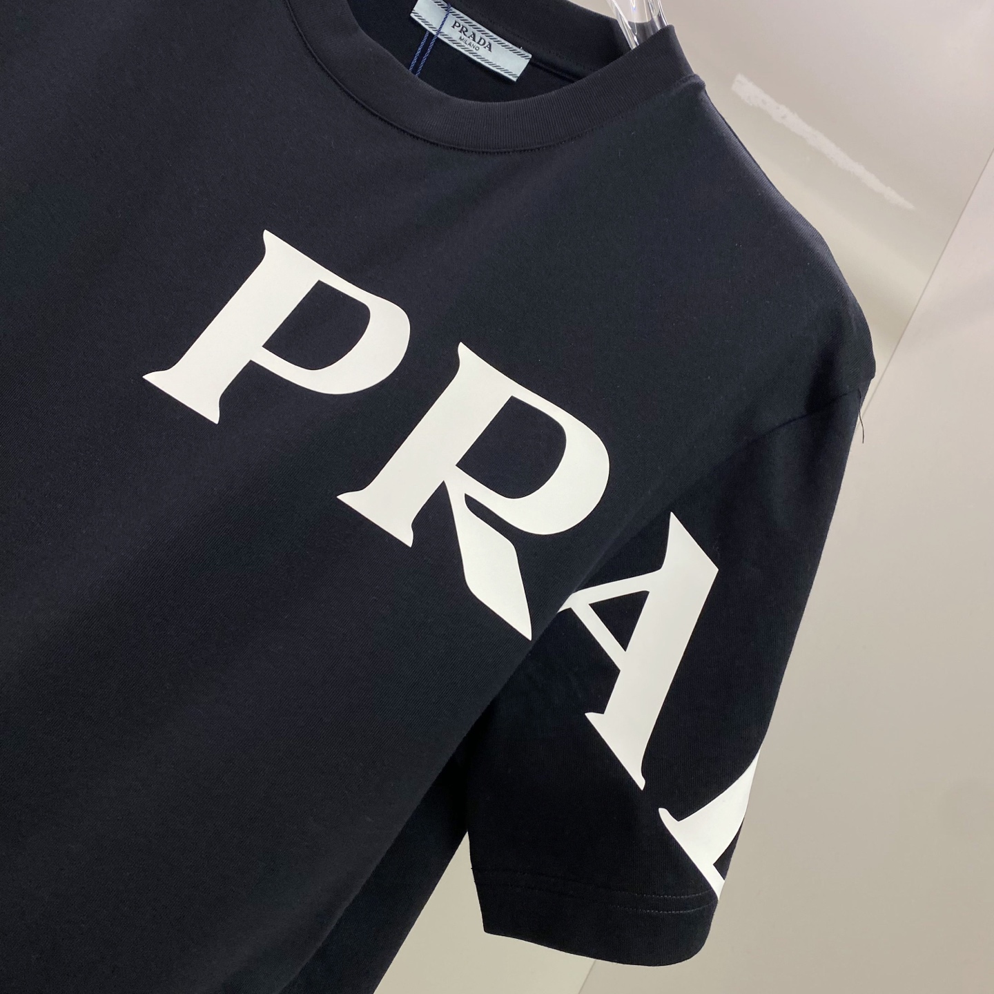 Prada 普拉达 2026ss 春夏新款首发专柜最新款短袖圆领T恤 高端订制 设计前卫时尚！品牌log