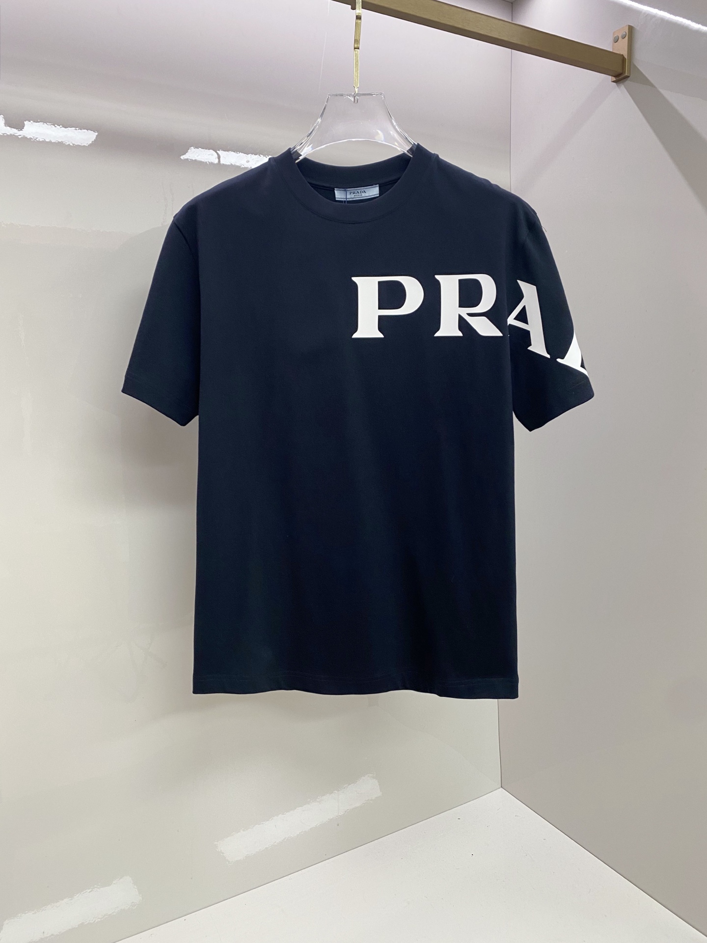 Prada 普拉达 2026ss 春夏新款首发专柜最新款短袖圆领T恤 高端订制 设计前卫时尚！品牌log