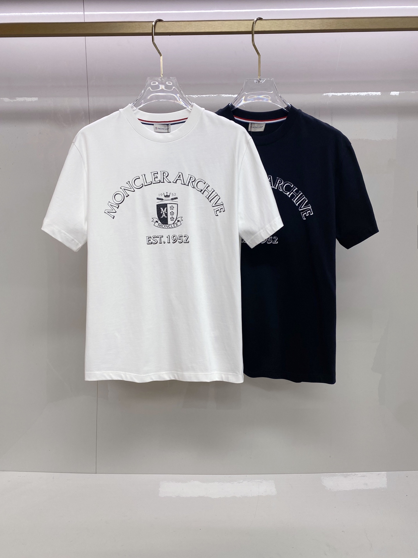 Moncler 蒙口 2026ss 春夏新款首发专柜最新款短袖圆领T恤 高端订制 设计前卫时尚！品牌lo