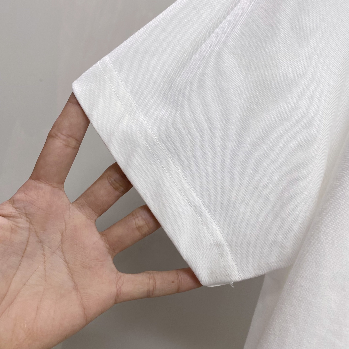 Moncler 蒙口 2026ss 春夏新款首发专柜最新款短袖圆领T恤 高端订制 设计前卫时尚！品牌lo