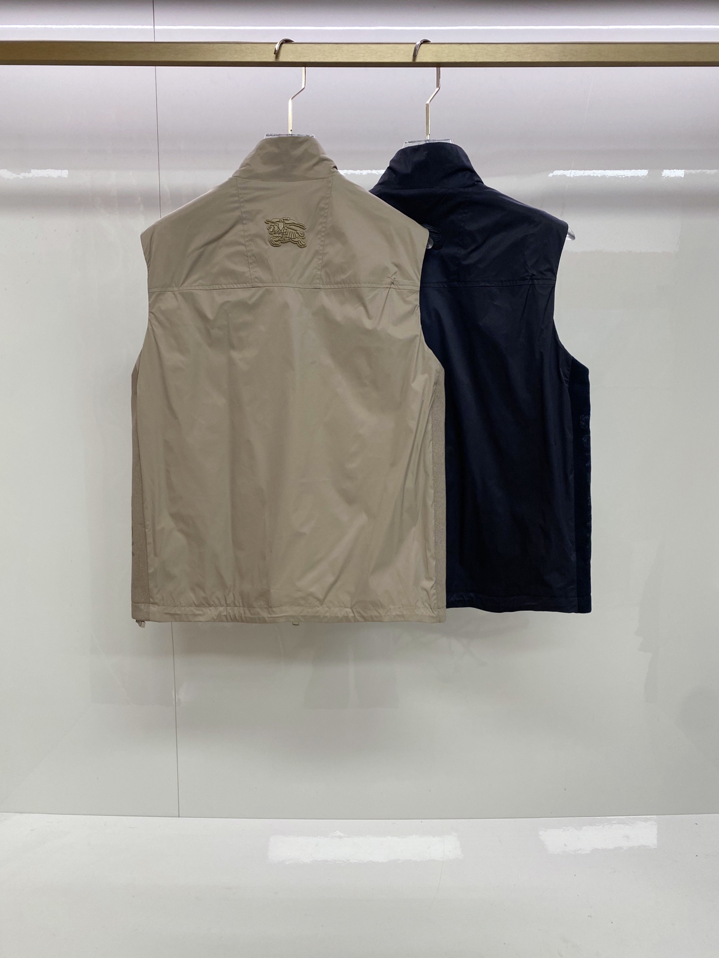 Burberry 巴宝莉马甲 2026SS春季新款马甲夹克外套最新设计款 秀场新品‼品相非常完美，三标齐