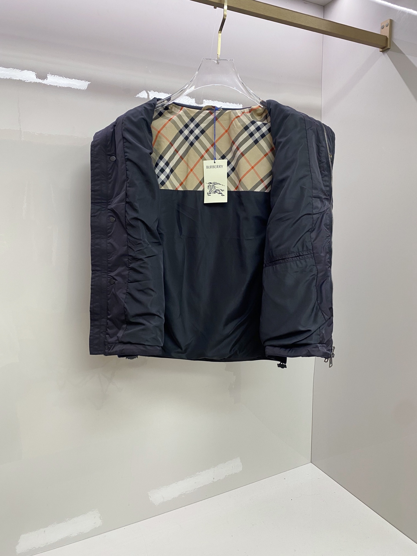 Burberry 巴宝莉马甲 2026SS春季新款马甲夹克外套最新设计款 秀场新品‼品相非常完美，三标齐