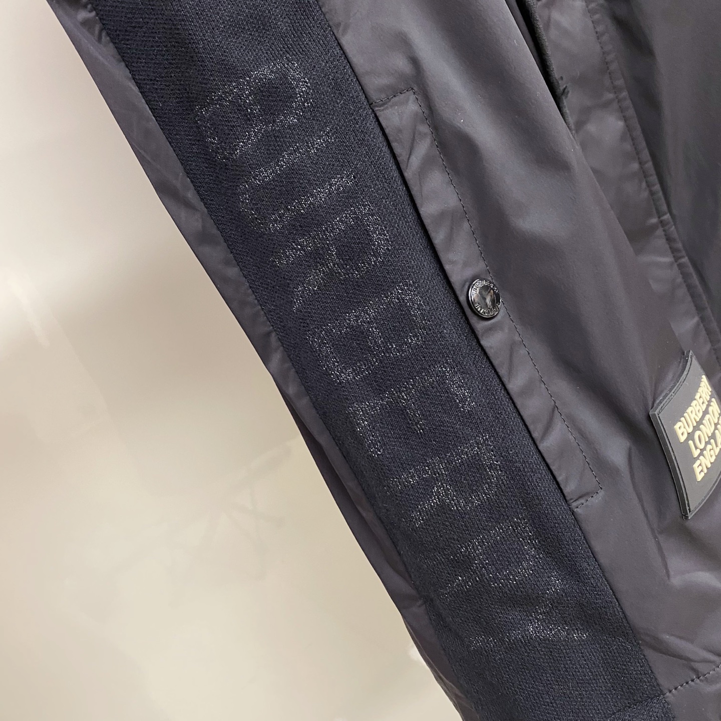 Burberry 巴宝莉马甲 2026SS春季新款马甲夹克外套最新设计款 秀场新品‼品相非常完美，三标齐