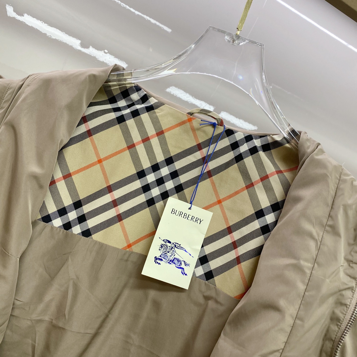 Burberry 巴宝莉马甲 2026SS春季新款马甲夹克外套最新设计款 秀场新品‼品相非常完美，三标齐