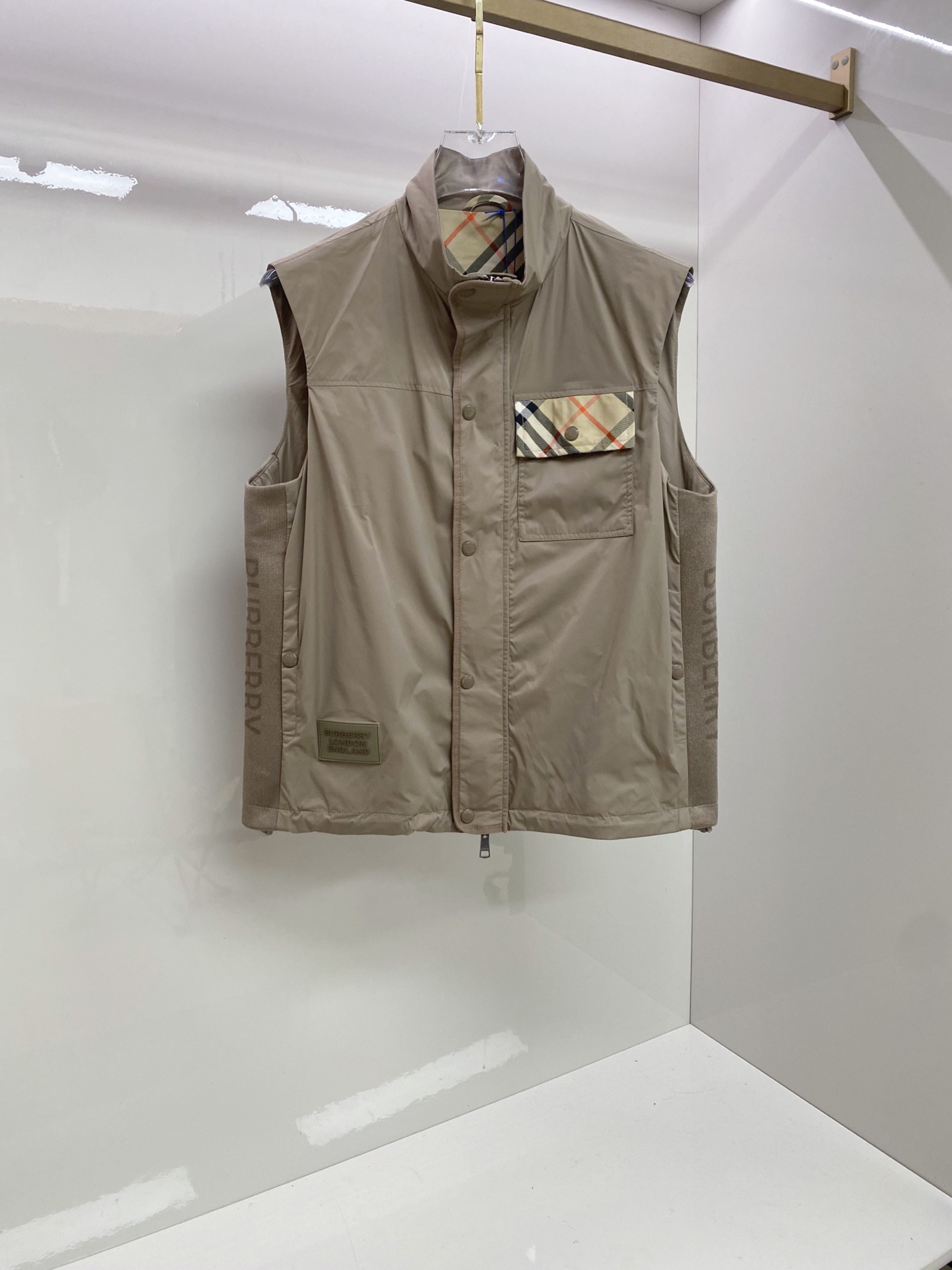 Burberry 巴宝莉马甲 2026SS春季新款马甲夹克外套最新设计款 秀场新品‼品相非常完美，三标齐