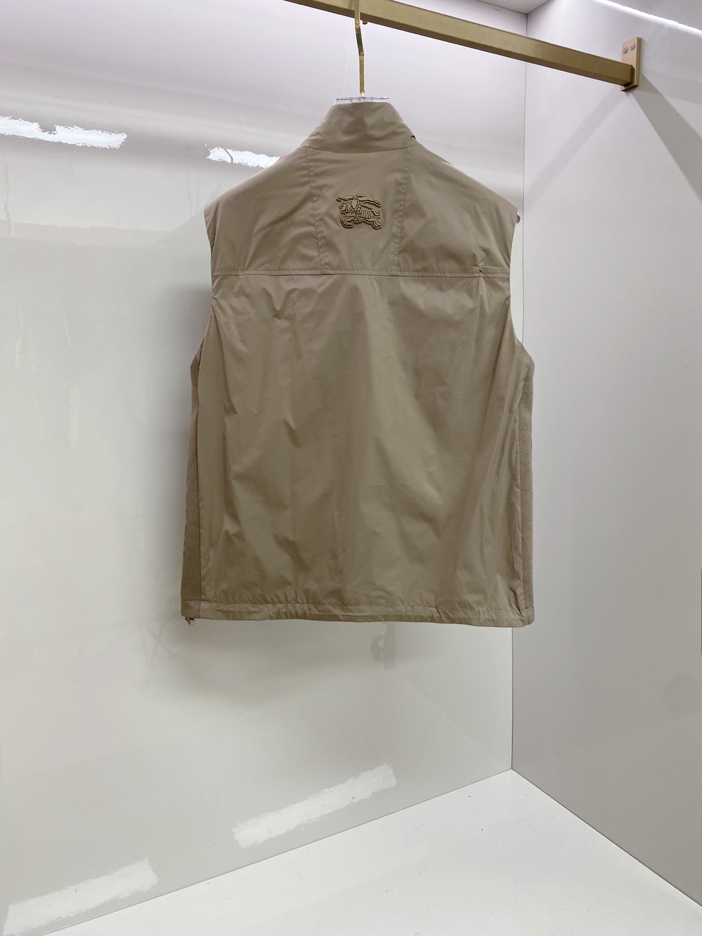 Burberry 巴宝莉马甲 2026SS春季新款马甲夹克外套最新设计款 秀场新品‼品相非常完美，三标齐