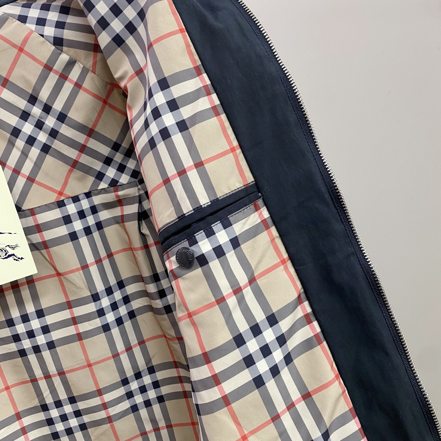 Burberry 巴宝莉 2026ss春季新款夹克外套全高端版本！高定专柜面料辅料，透气舒适度高，细节无