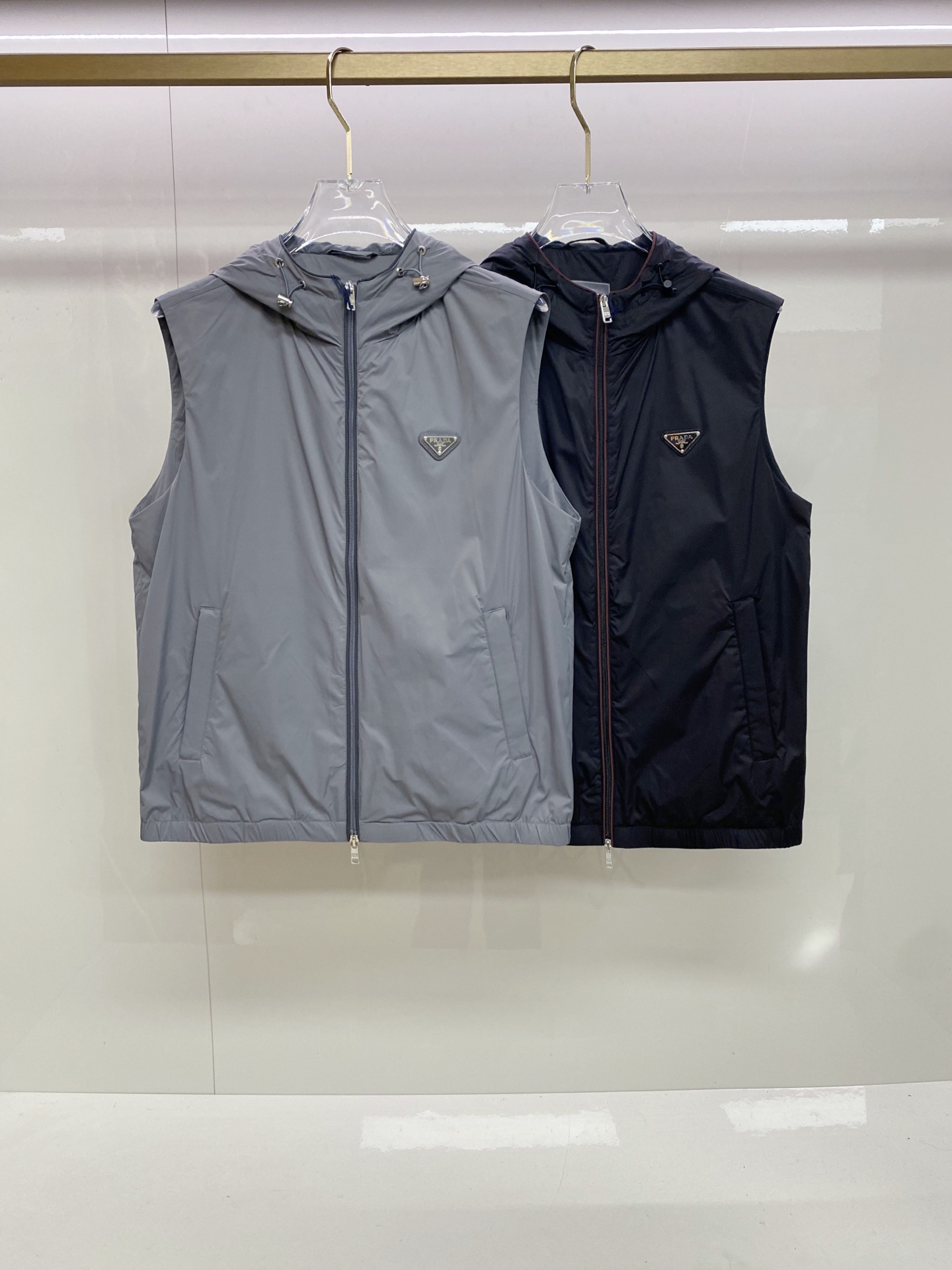 Prada 普拉达马甲 2026ss春季新款马甲夹克外套最新设计款 秀场新品‼品相非常完美，三标齐全色泽