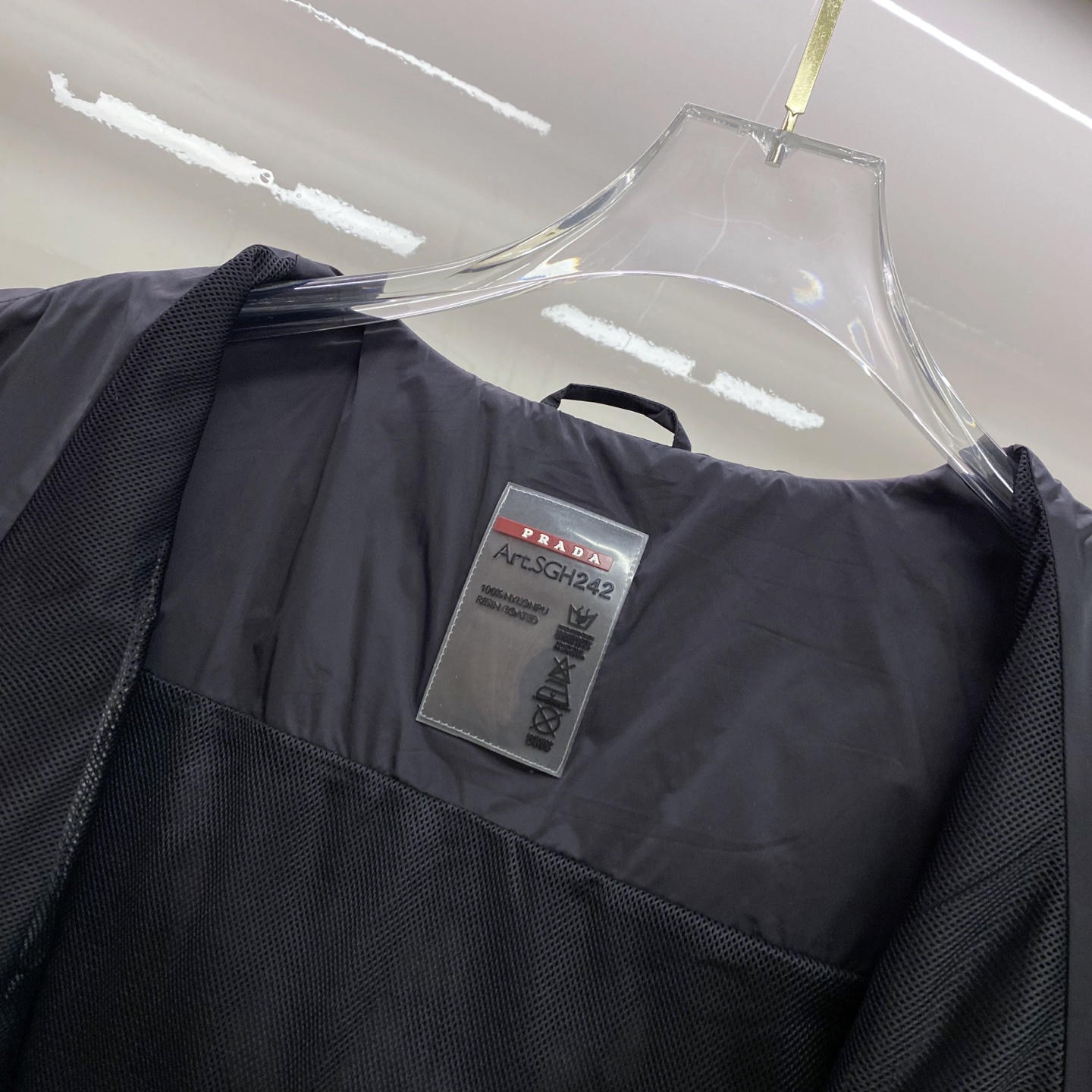 Prada 普拉达马甲 2026ss春季新款马甲夹克外套最新设计款 秀场新品‼品相非常完美，三标齐全色泽