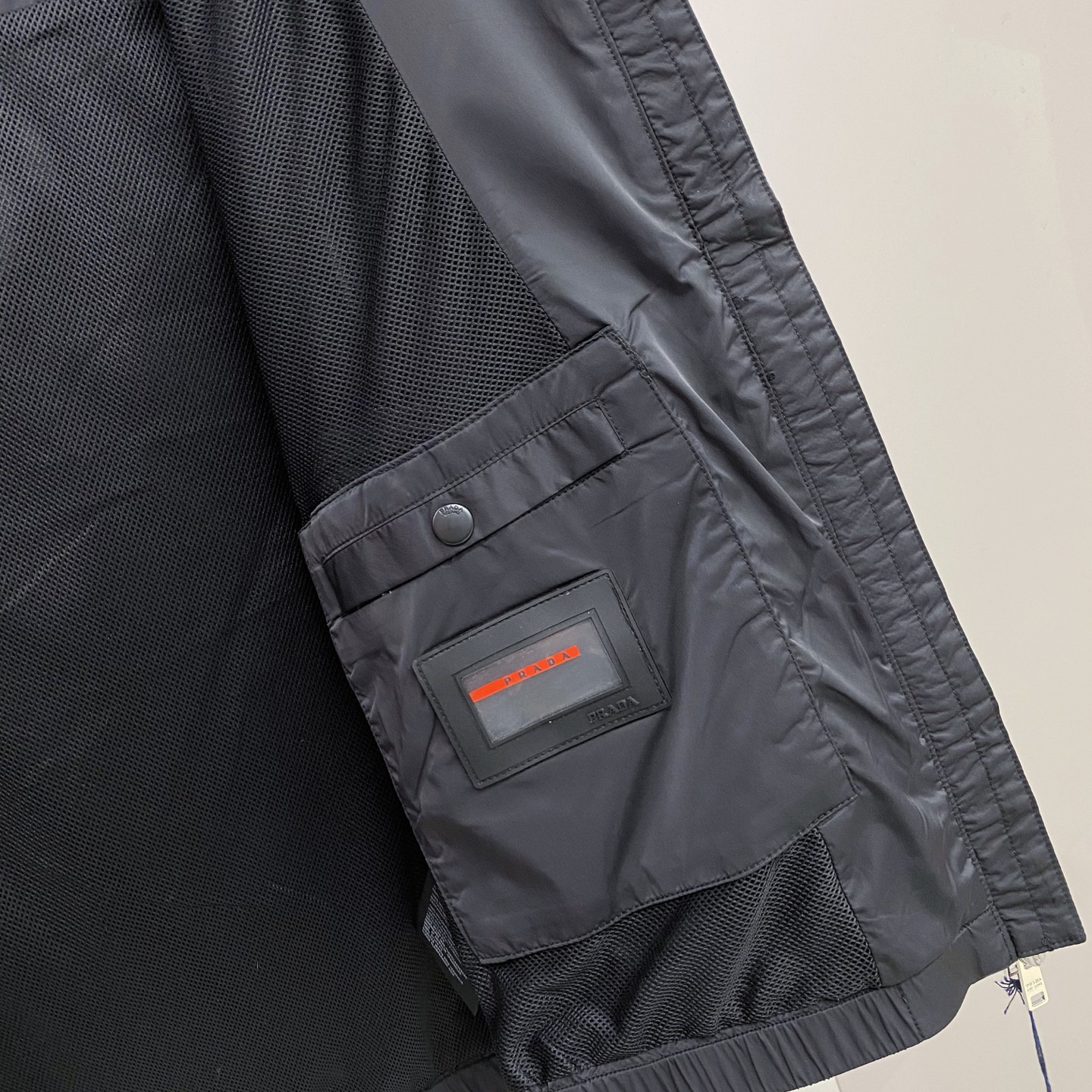 Prada 普拉达马甲 2026ss春季新款马甲夹克外套最新设计款 秀场新品‼品相非常完美，三标齐全色泽