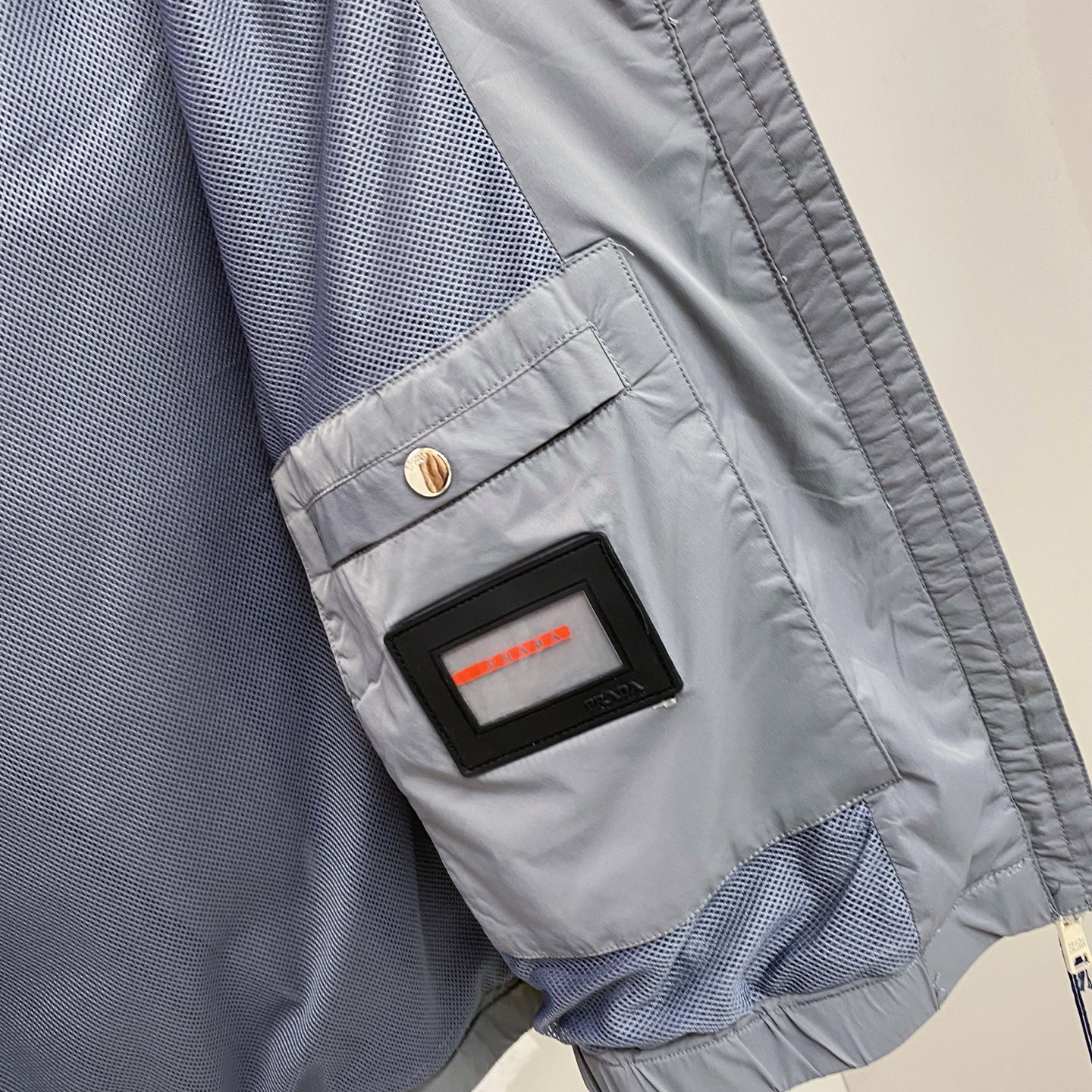 Prada 普拉达马甲 2026ss春季新款马甲夹克外套最新设计款 秀场新品‼品相非常完美，三标齐全色泽